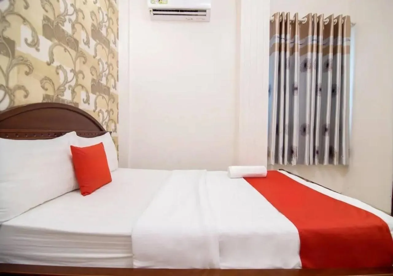 Bedroom, Bed in Tan Hoang Long Hotel