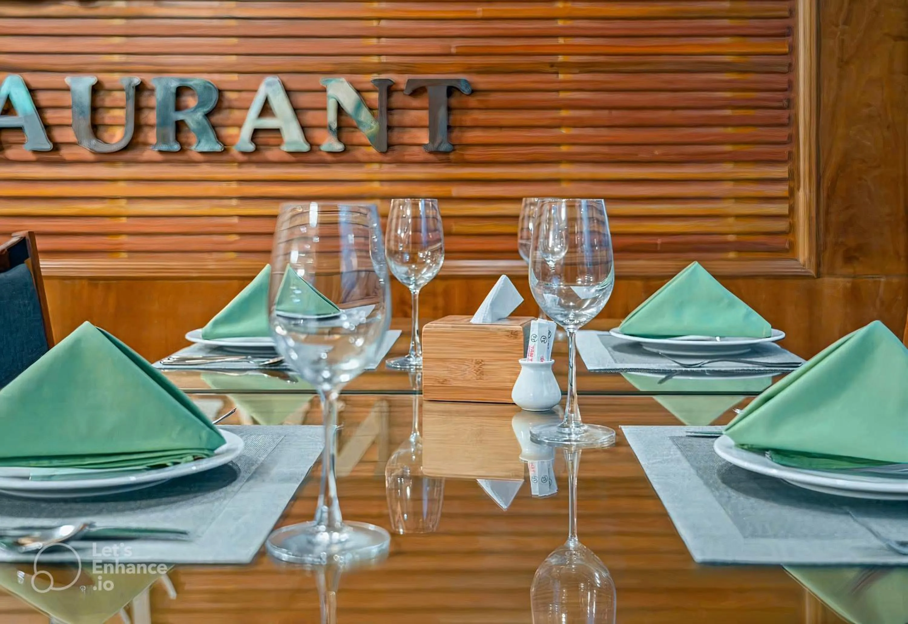 Restaurant/places to eat in Sunny Ocean Hotel & Spa