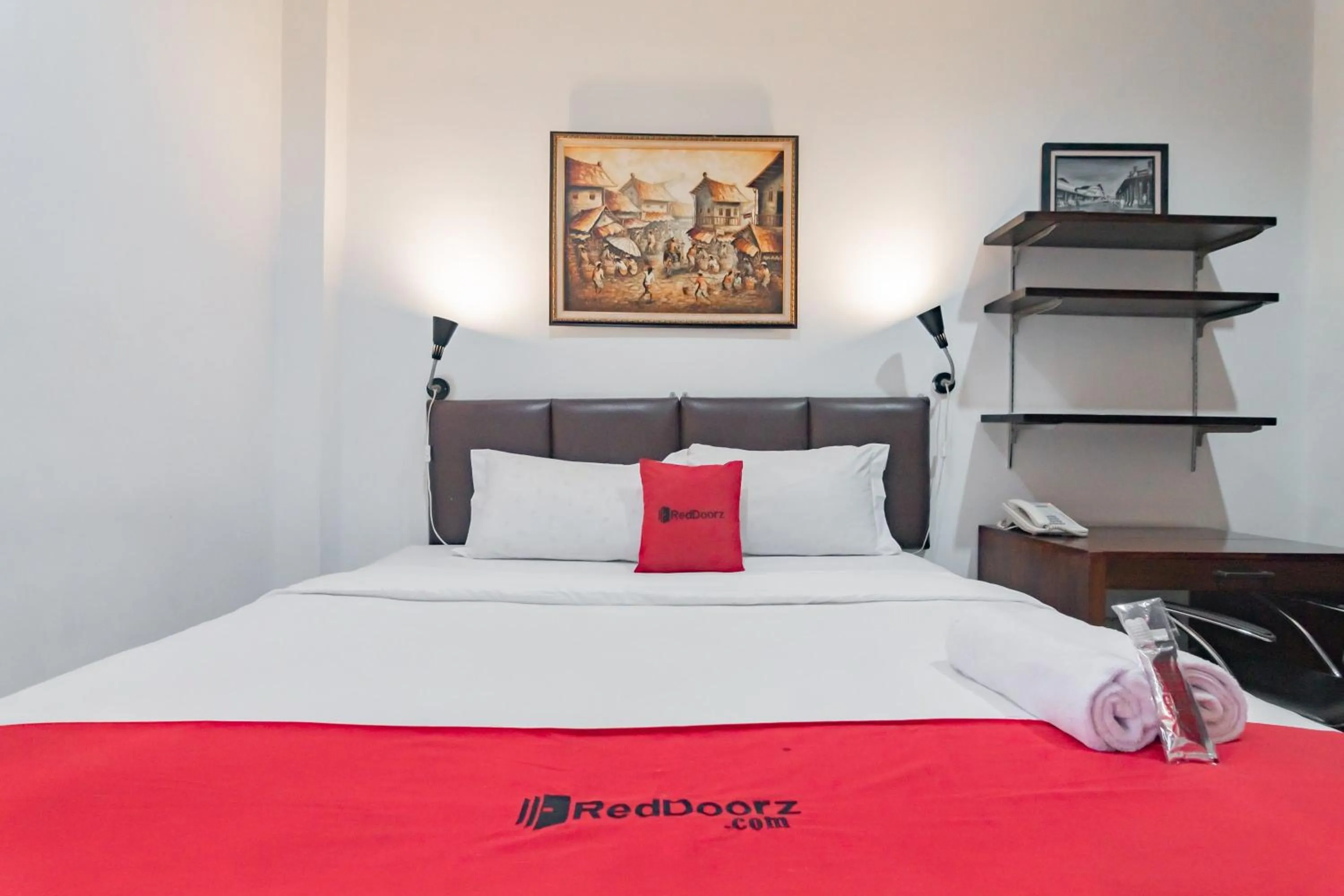 Bedroom, Bed in RedDoorz at Dago Asri 3