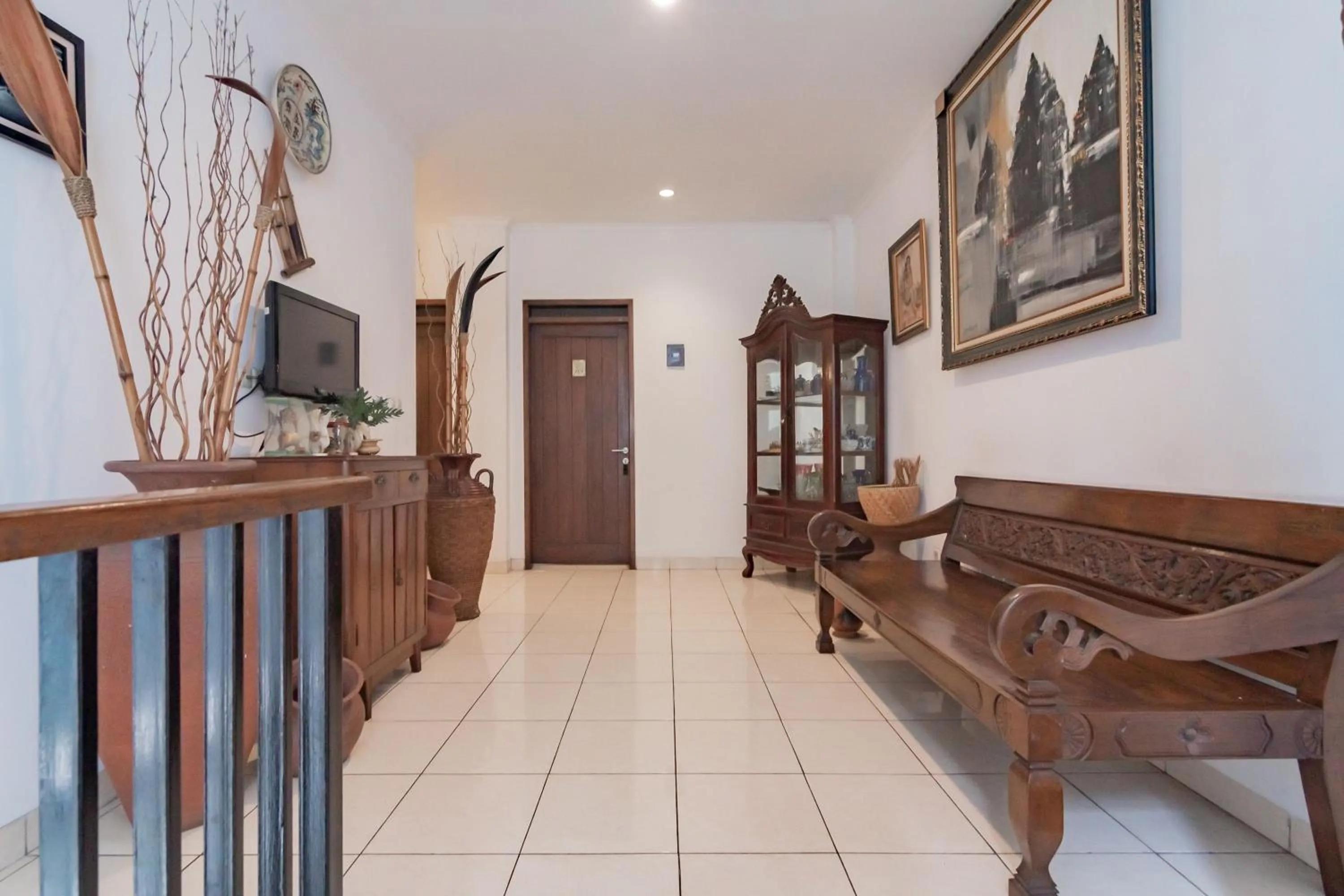 Seating area in RedDoorz at Dago Asri 3