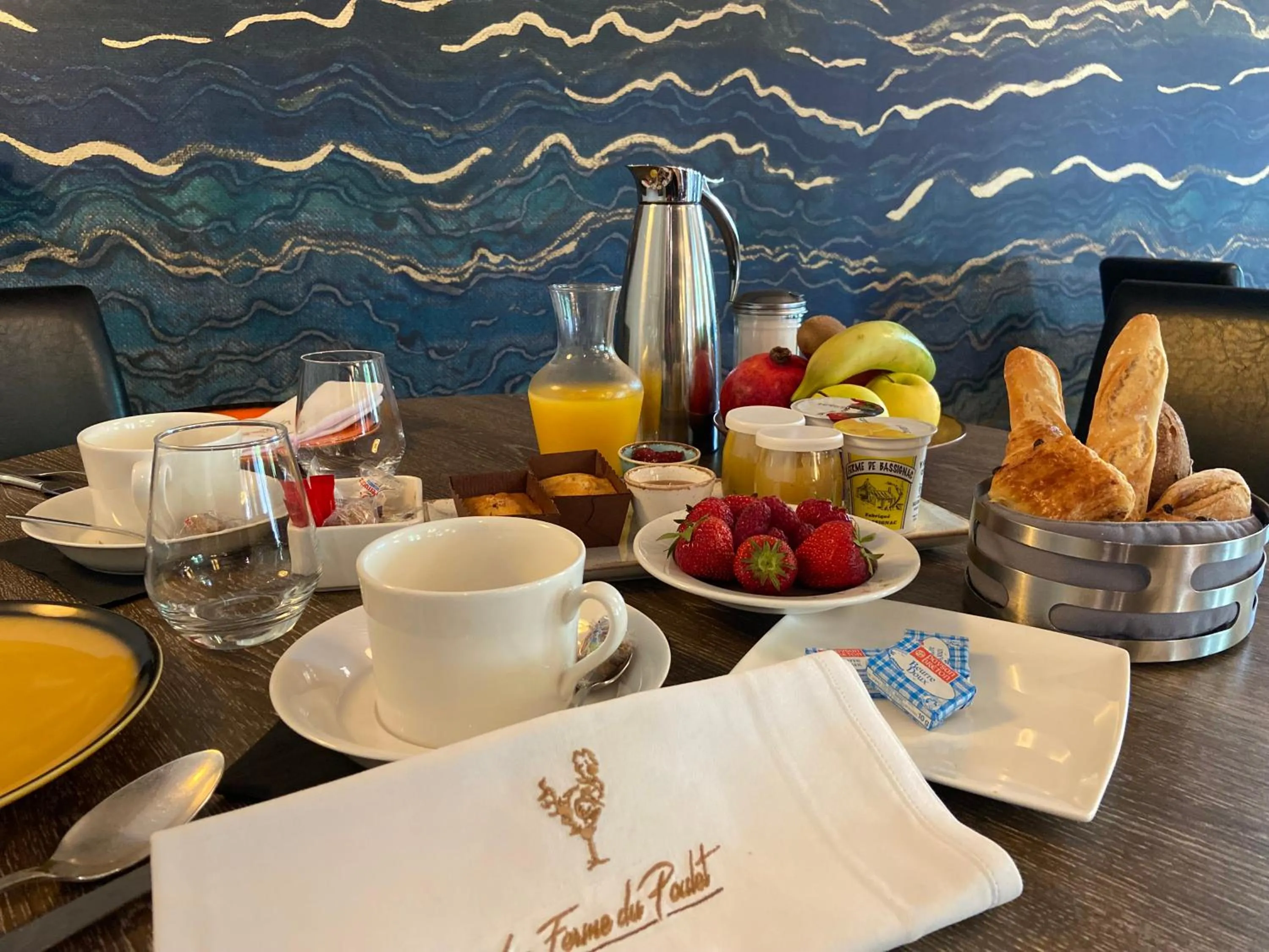 Breakfast in Demeures et Chateaux l'Abbaye Caladoise - Anciennement Hostellerie Ferme du Poulet