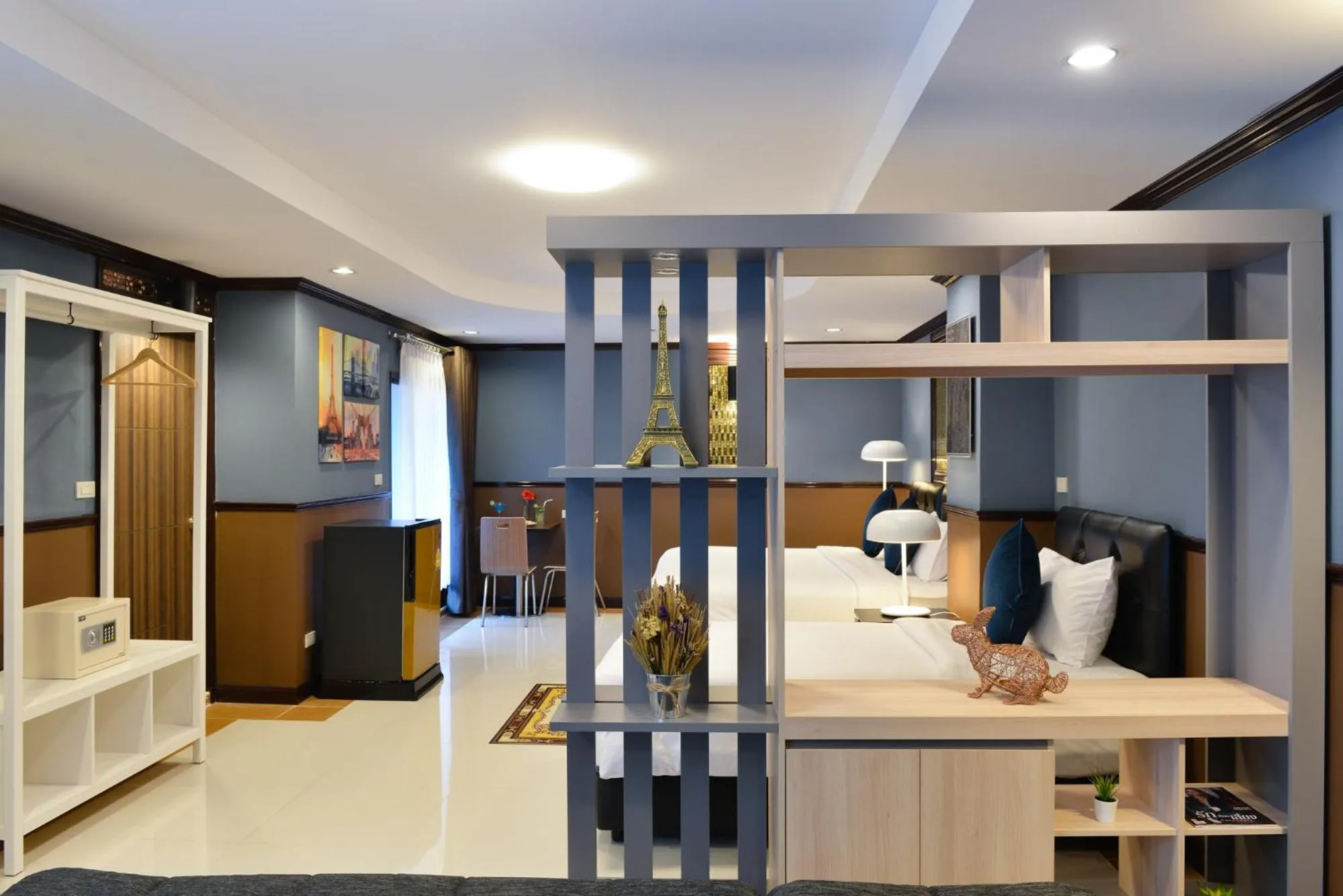 The Breton Hotel Media