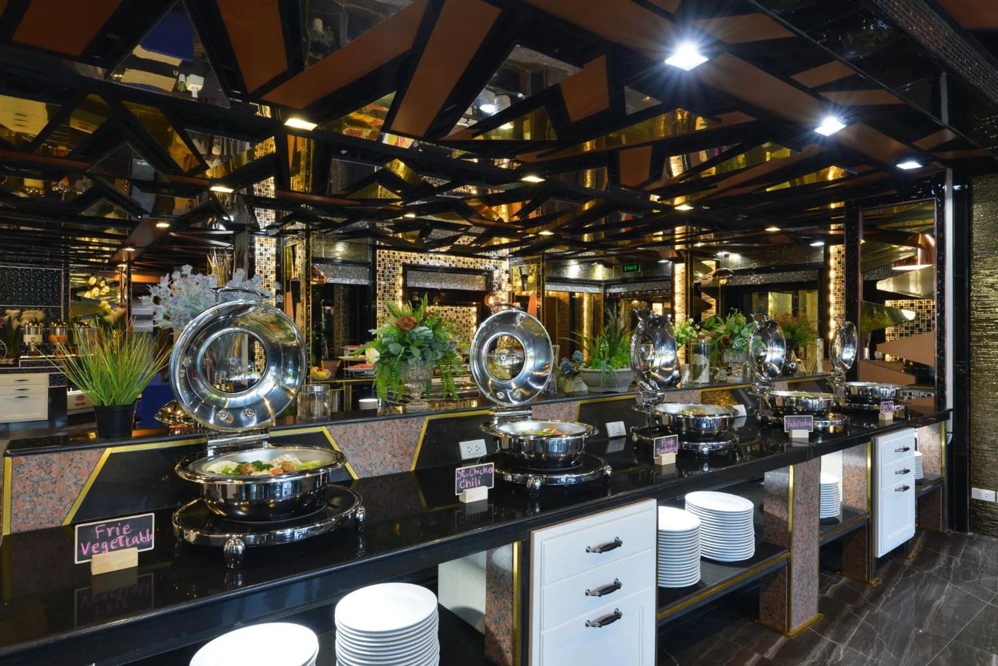 American breakfast in The Breton Hotel Media