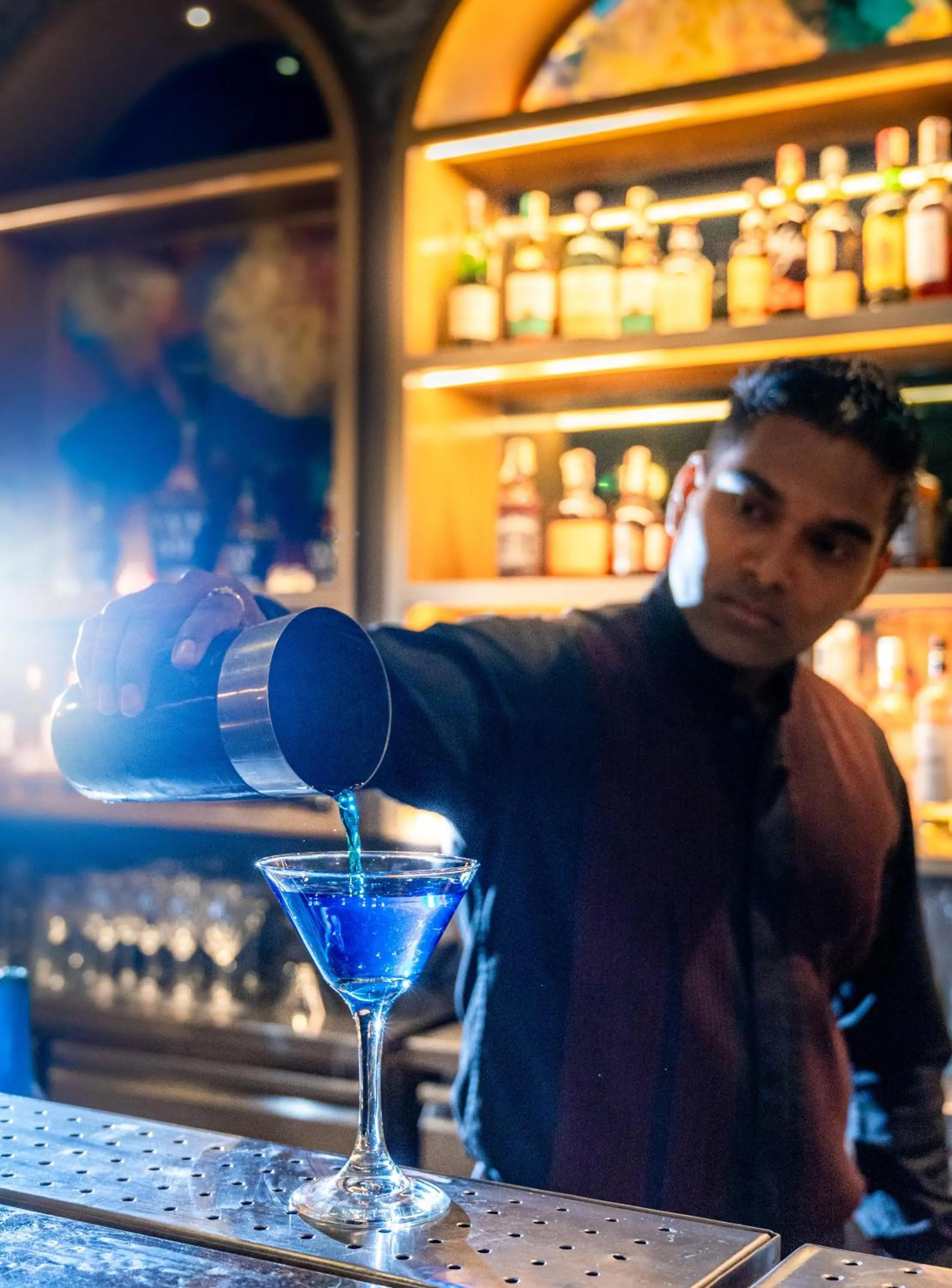 Restaurant/places to eat in Express Inn The Business Luxury Hotel