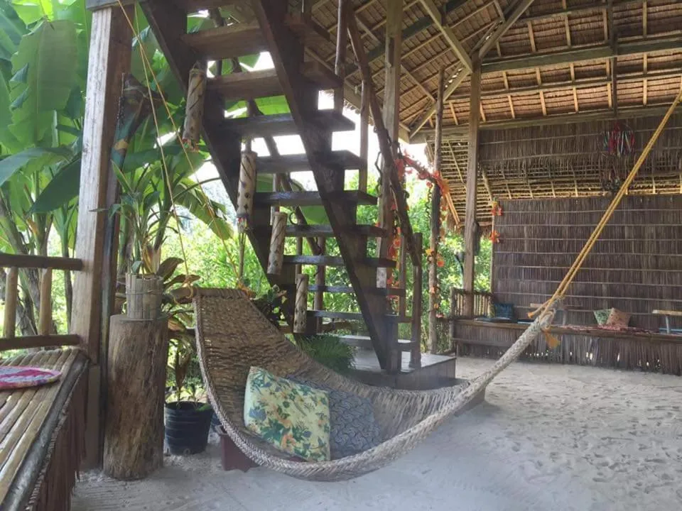 Jungle bar Resto & Cottages