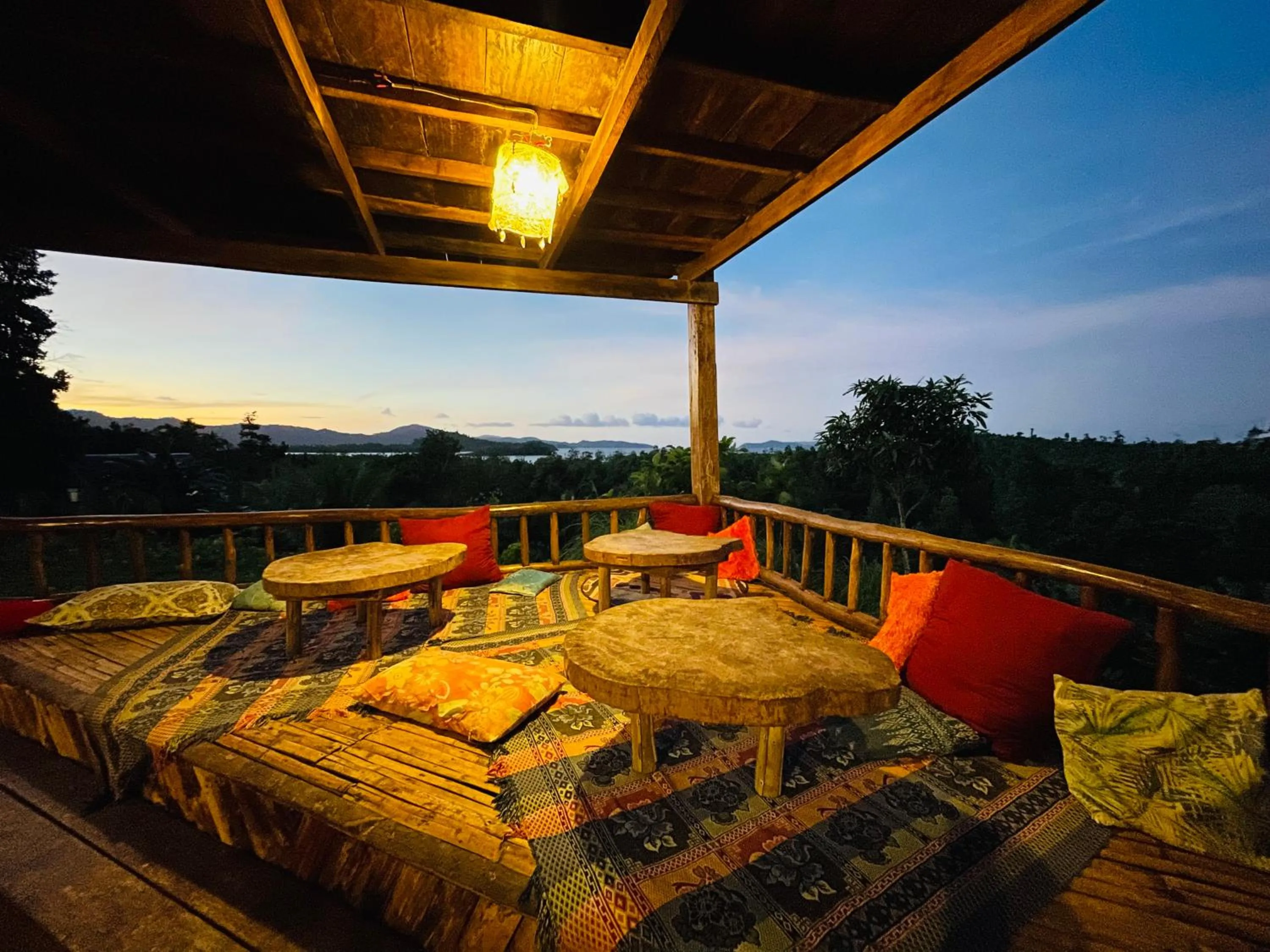 Jungle bar Resto & Cottages