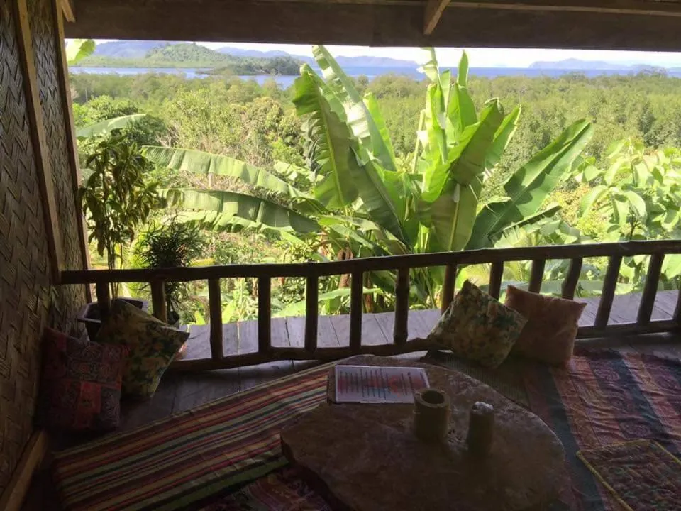 Restaurant/places to eat in Jungle bar Resto & Cottages