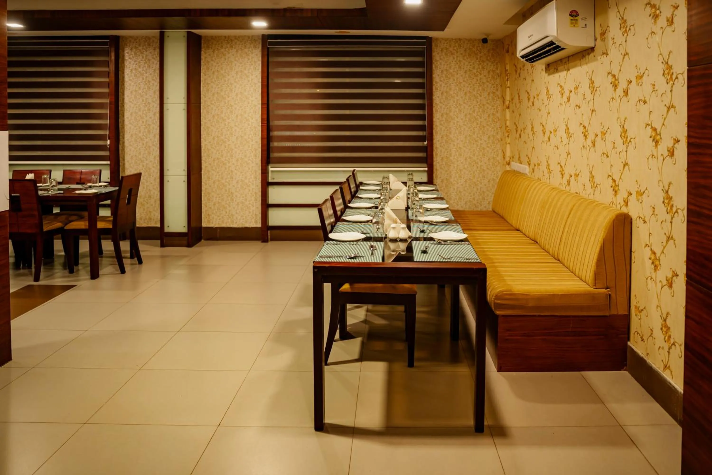 Dining area in Hotel White Gate Residency -near to Vaikom Sri Mahadeva Temple