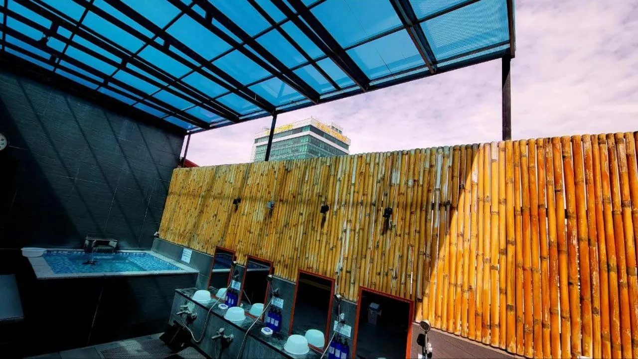 Hot Spring Bath in Azumaya Hotel Phnom Penh