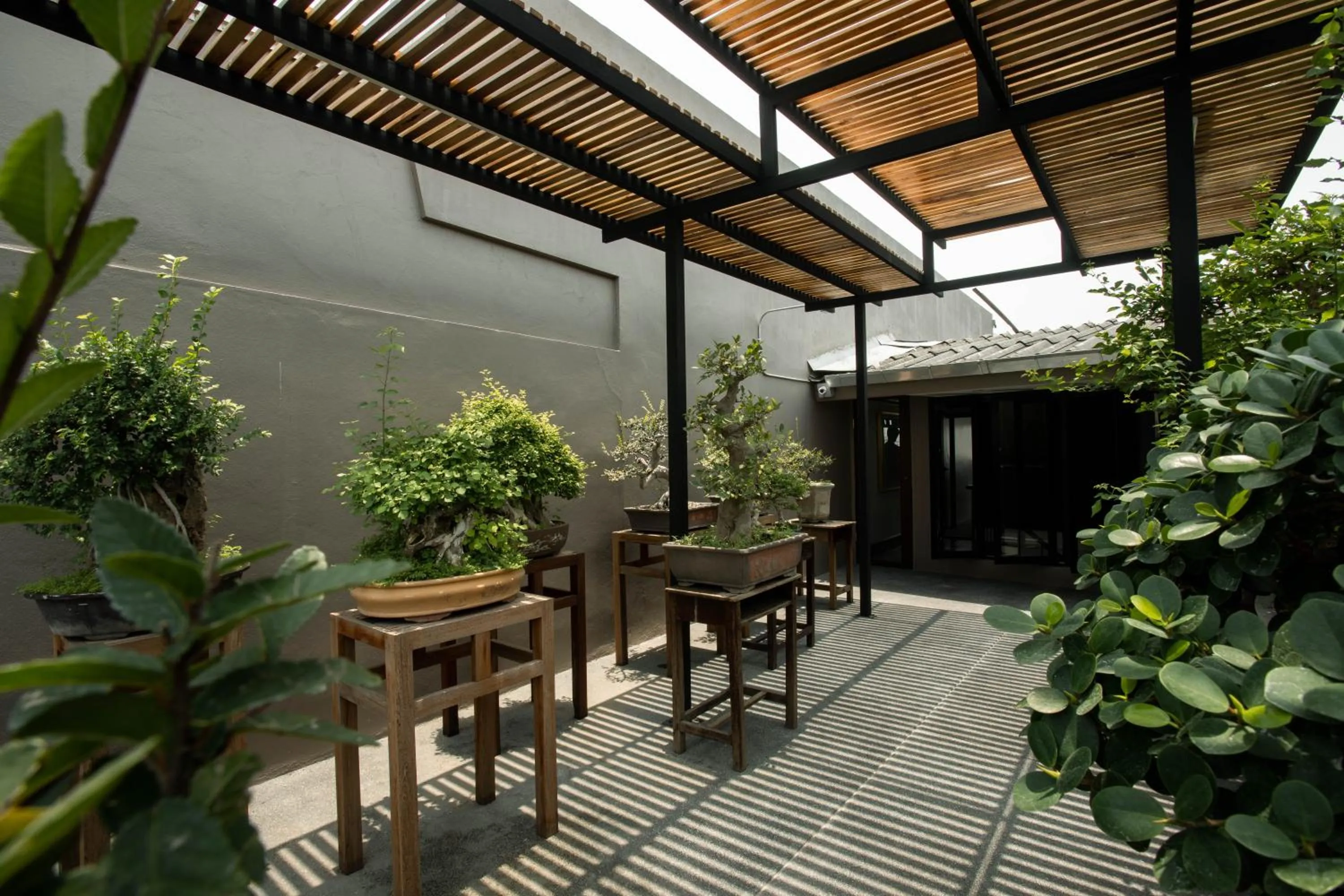 Garden in The Bridge An Eclectic Luxotel