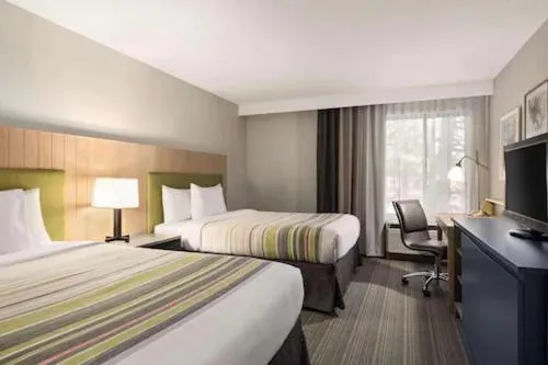 Bed in Country Inn & Suites by Radisson, Flagstaff, AZ