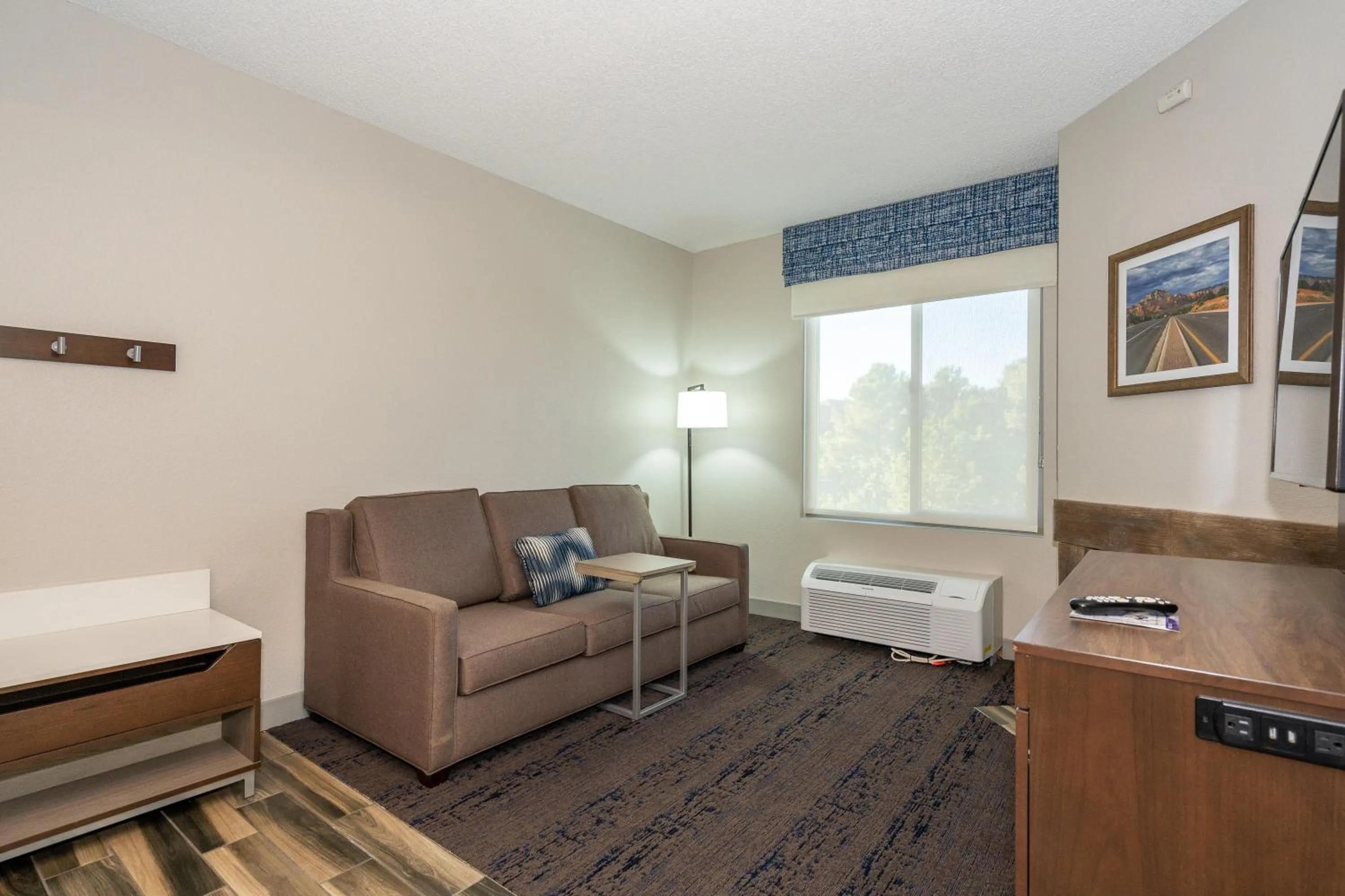 Living room in Hampton Inn & Suites Flagstaff - West