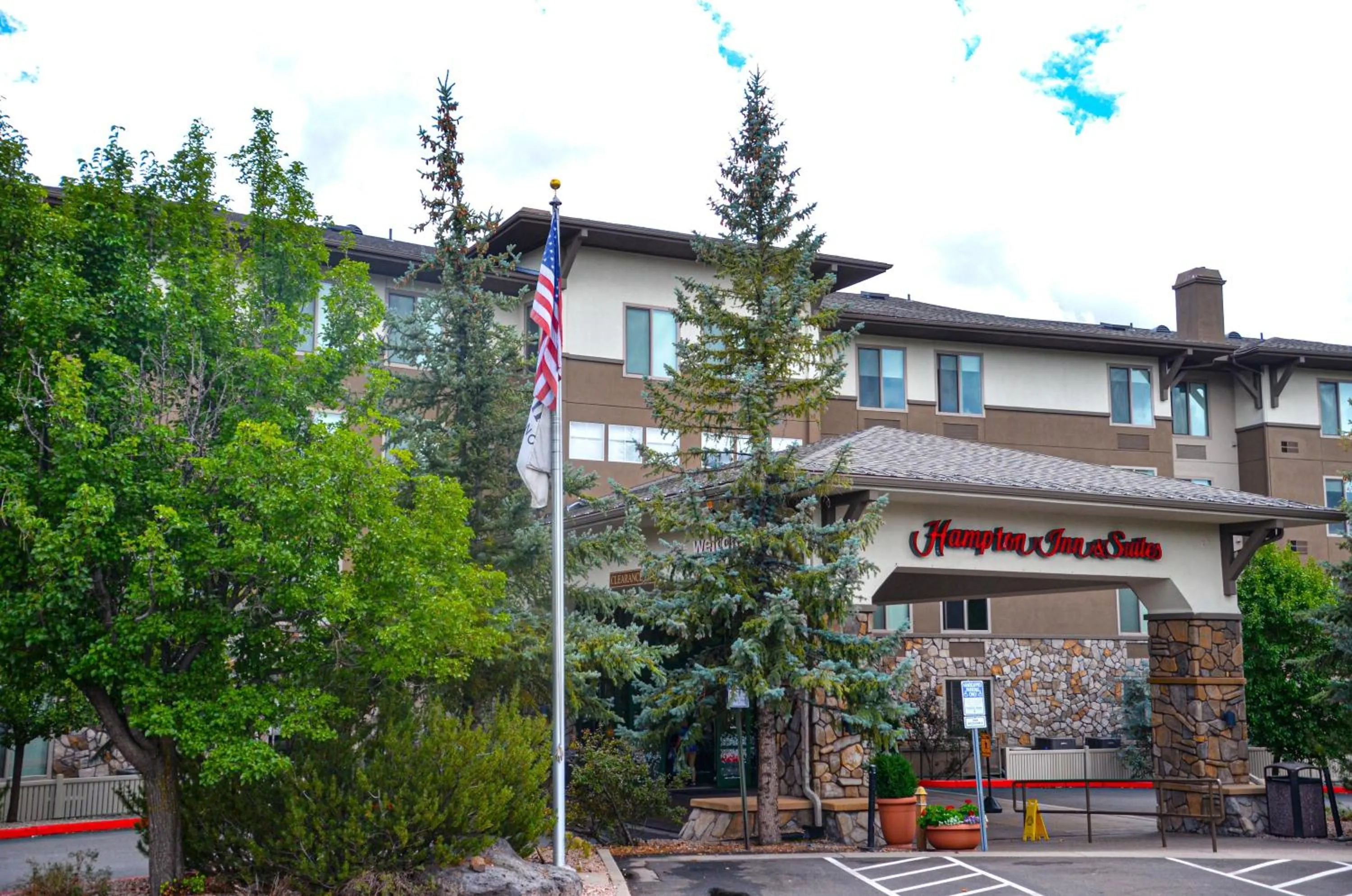 Property building in Hampton Inn & Suites Flagstaff - West