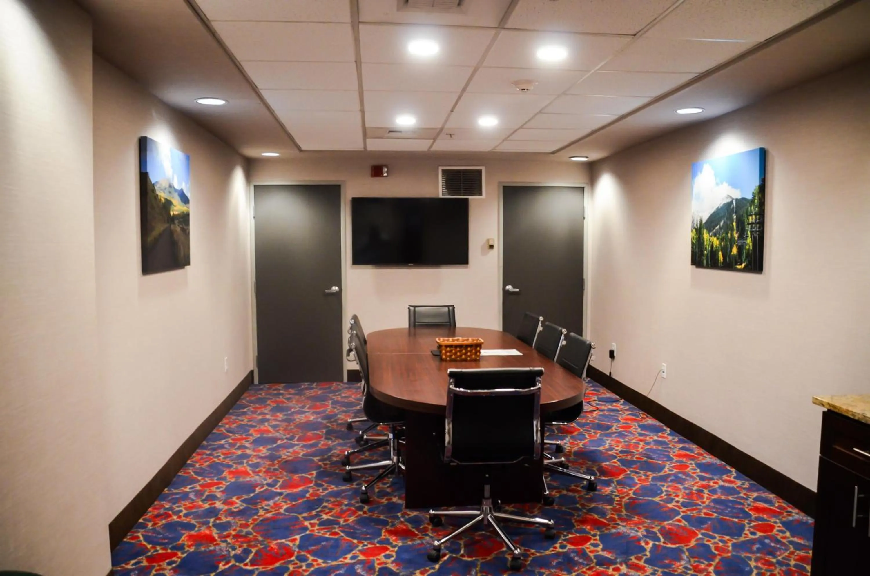Meeting/conference room in Hampton Inn & Suites Flagstaff - West
