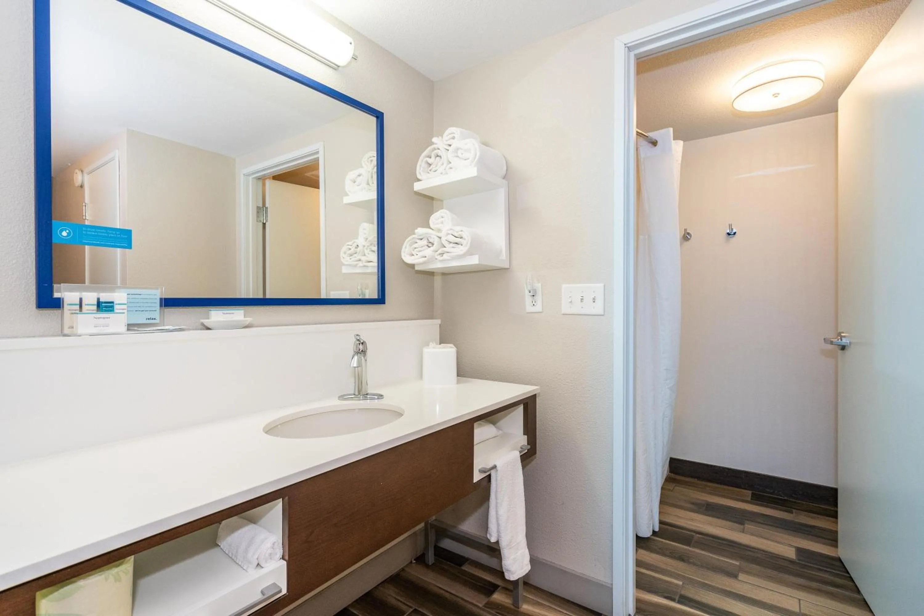 Bathroom in Hampton Inn & Suites Flagstaff - West