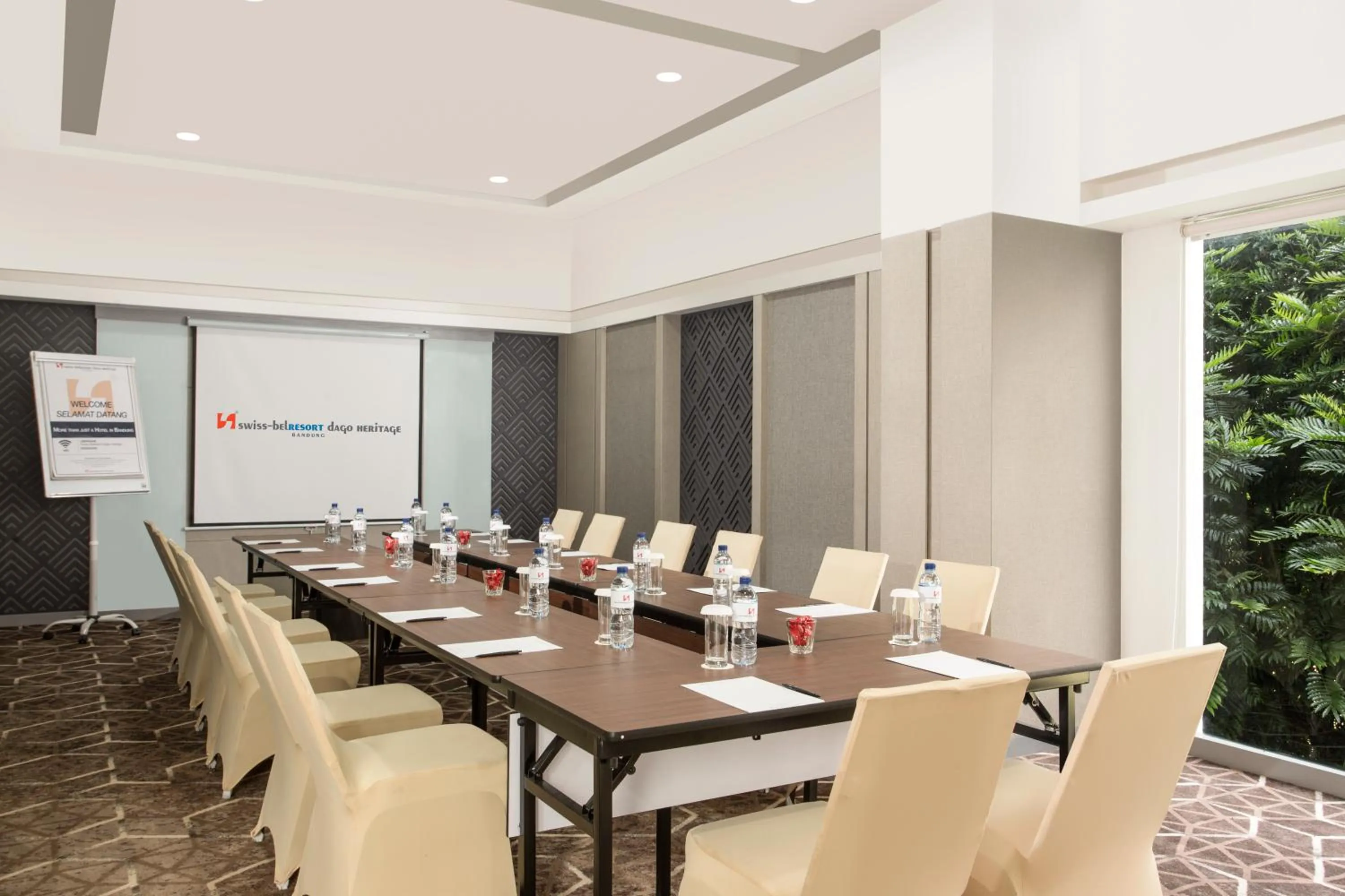 Banquet/Function facilities in Swiss-Belresort Dago Heritage