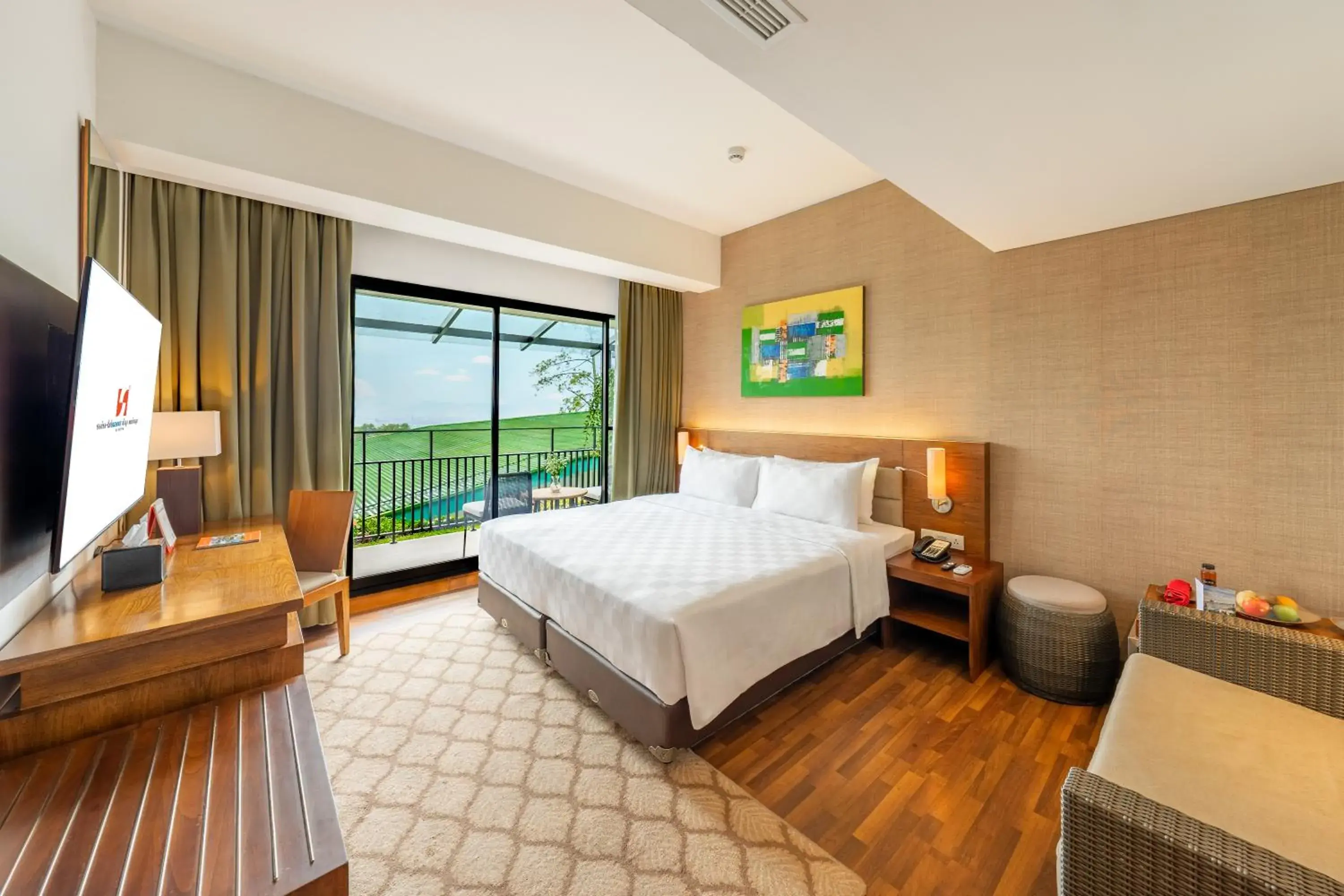 Deluxe Double Room with Balcony - single occupancy in Swiss-Belresort Dago Heritage Deluxe Double Room with Balcony - single occupancy in Swiss-Belresort Dago Heritage