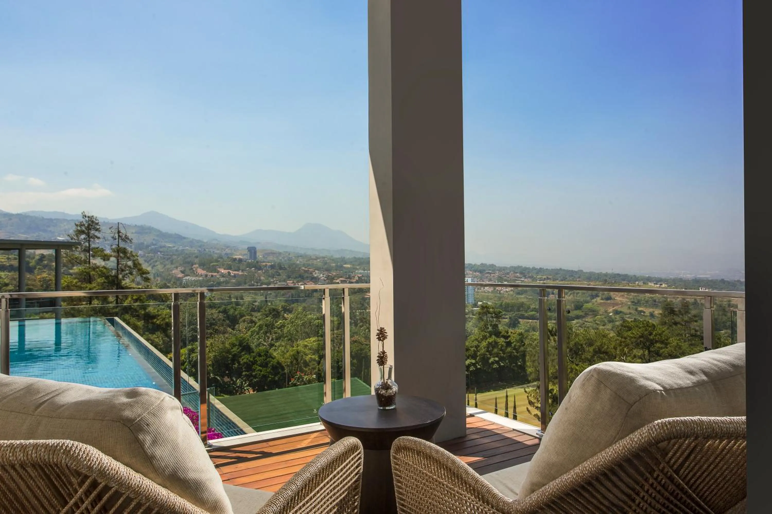 Balcony/Terrace in Swiss-Belresort Dago Heritage