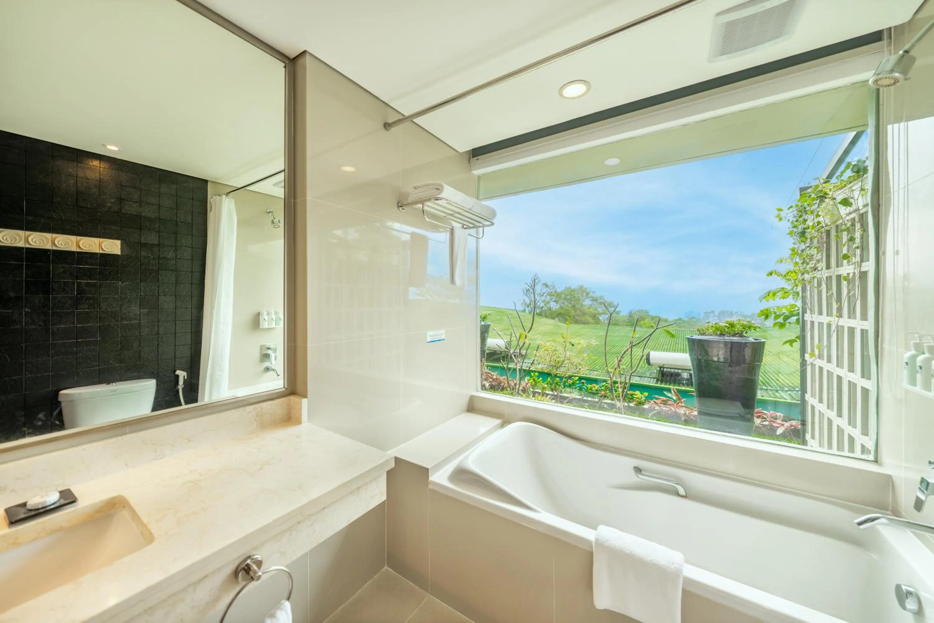 Bathroom in Swiss-Belresort Dago Heritage