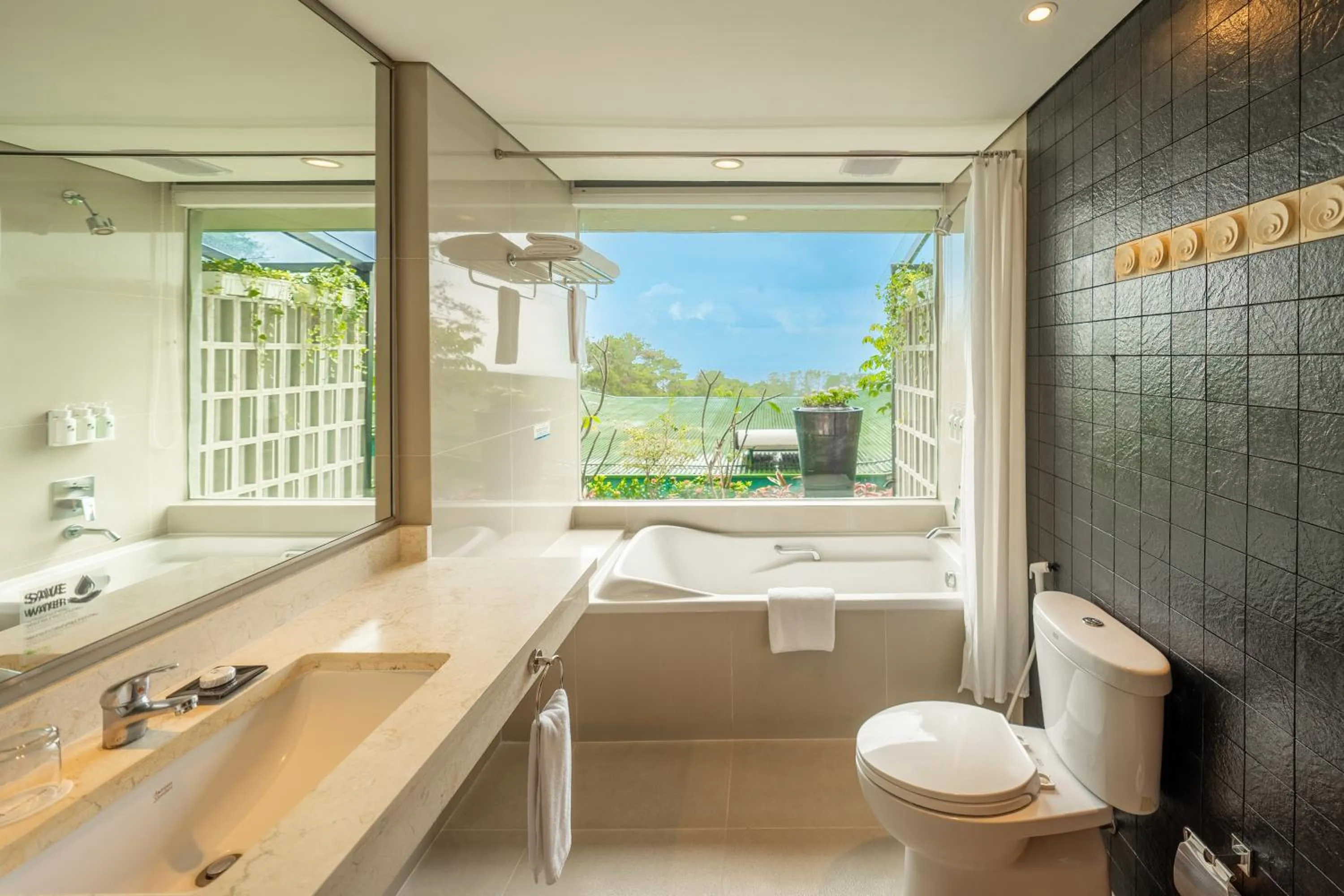 Bathroom in Swiss-Belresort Dago Heritage