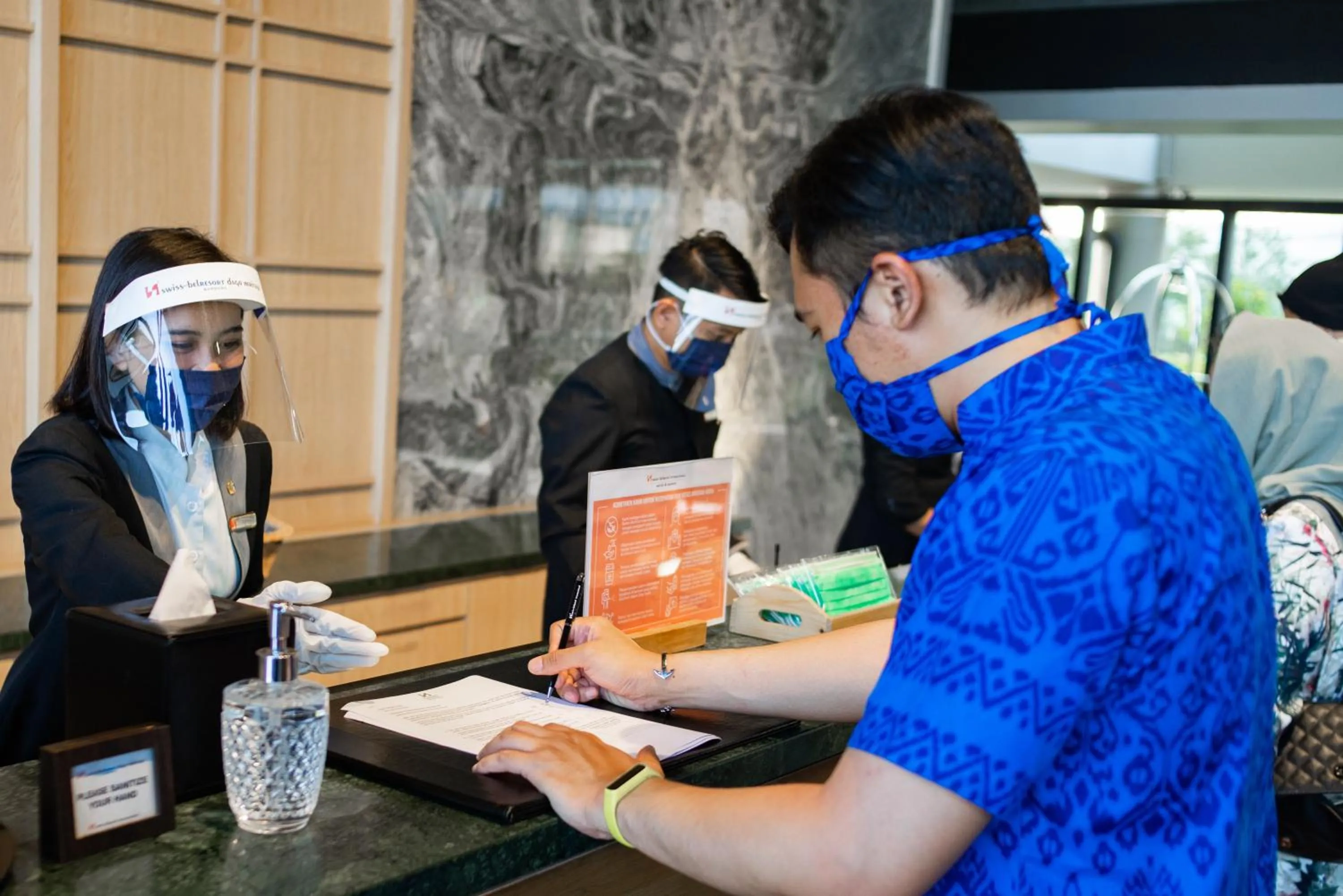 Staff in Swiss-Belresort Dago Heritage