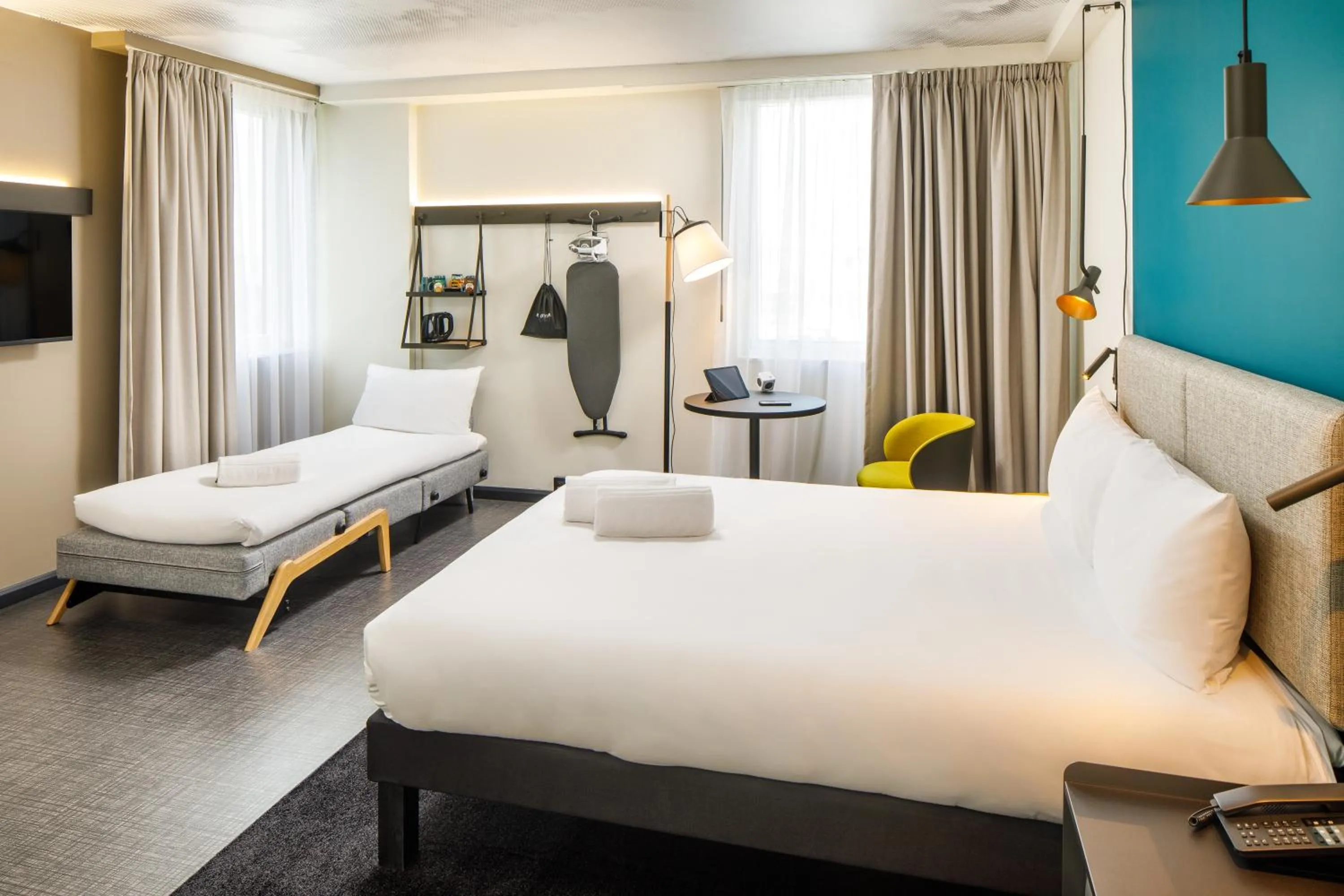 Bedroom, Bed in ibis London Blackfriars