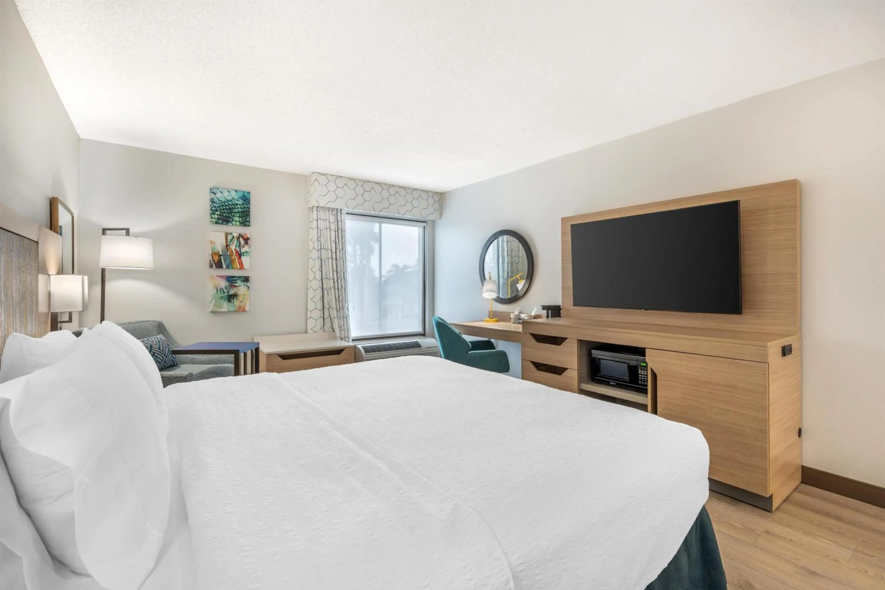 Bed in Hampton Inn Fort Myers-Airport & I-75