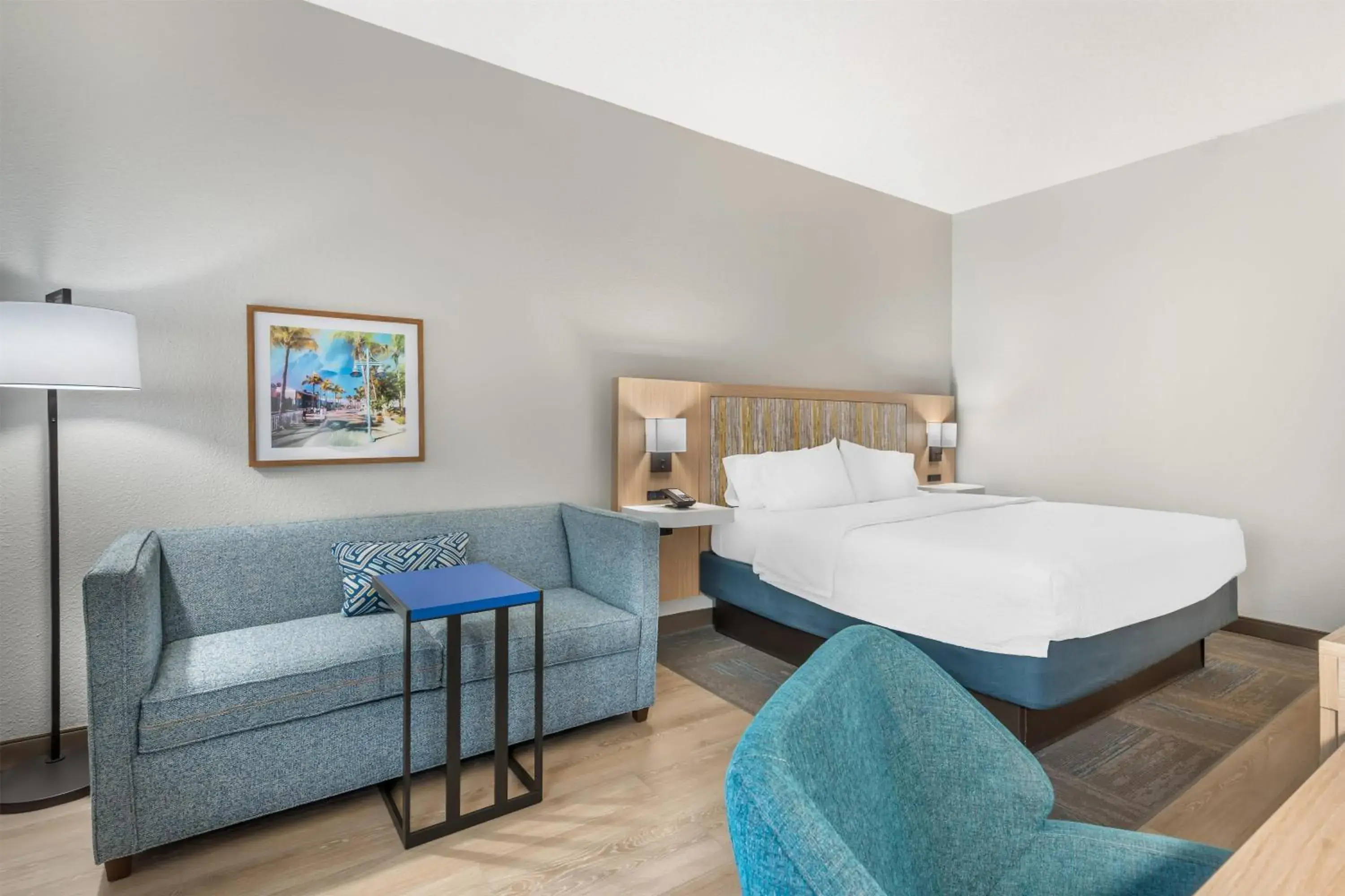 King Room with Sofa Bed and Study - Non-Smoking in Hampton Inn Fort Myers-Airport & I-75 King Room with Sofa Bed and Study - Non-Smoking in Hampton Inn Fort Myers-Airport & I-75