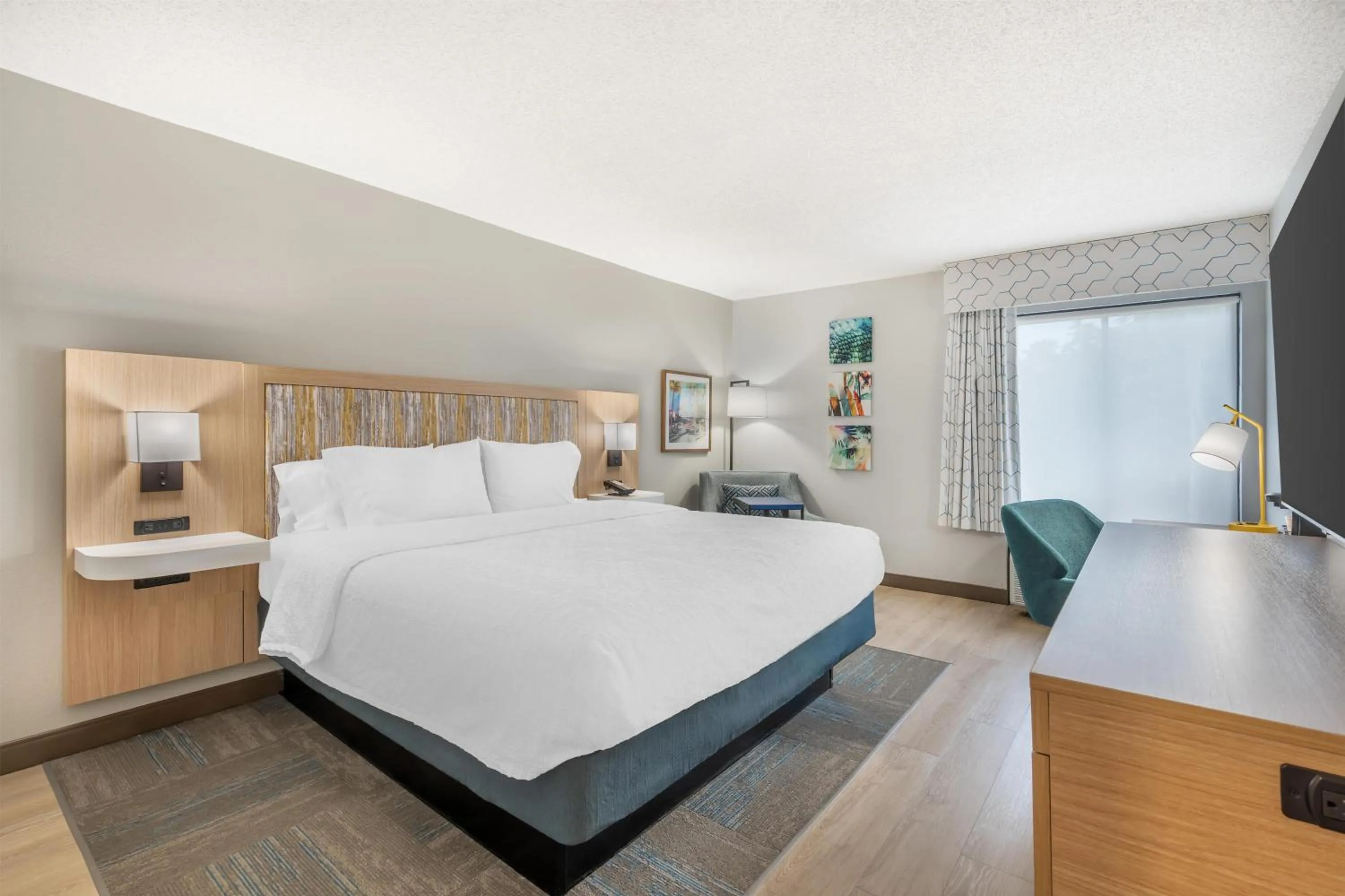 Bed in Hampton Inn Fort Myers-Airport & I-75