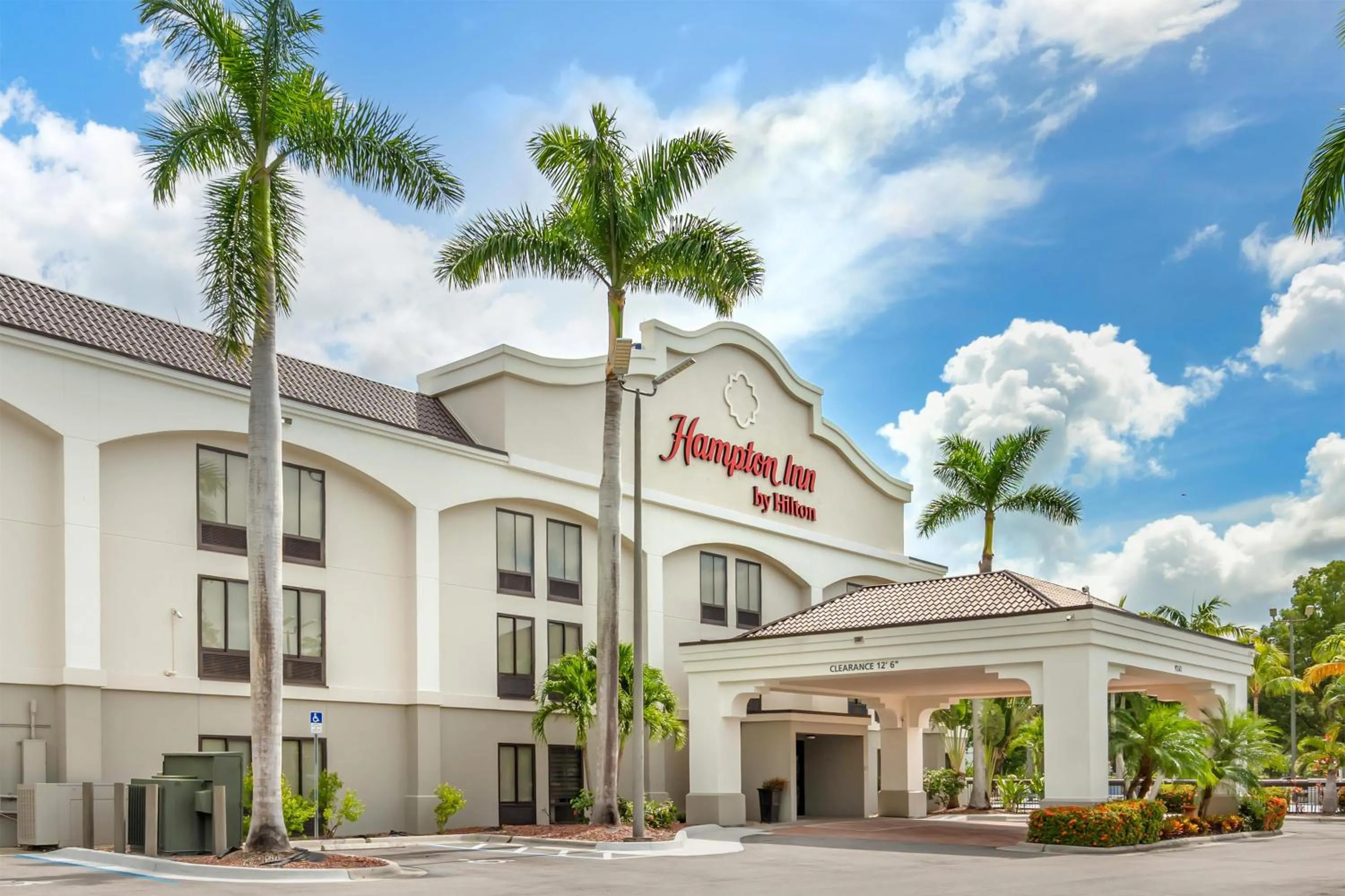 Property building in Hampton Inn Fort Myers-Airport & I-75