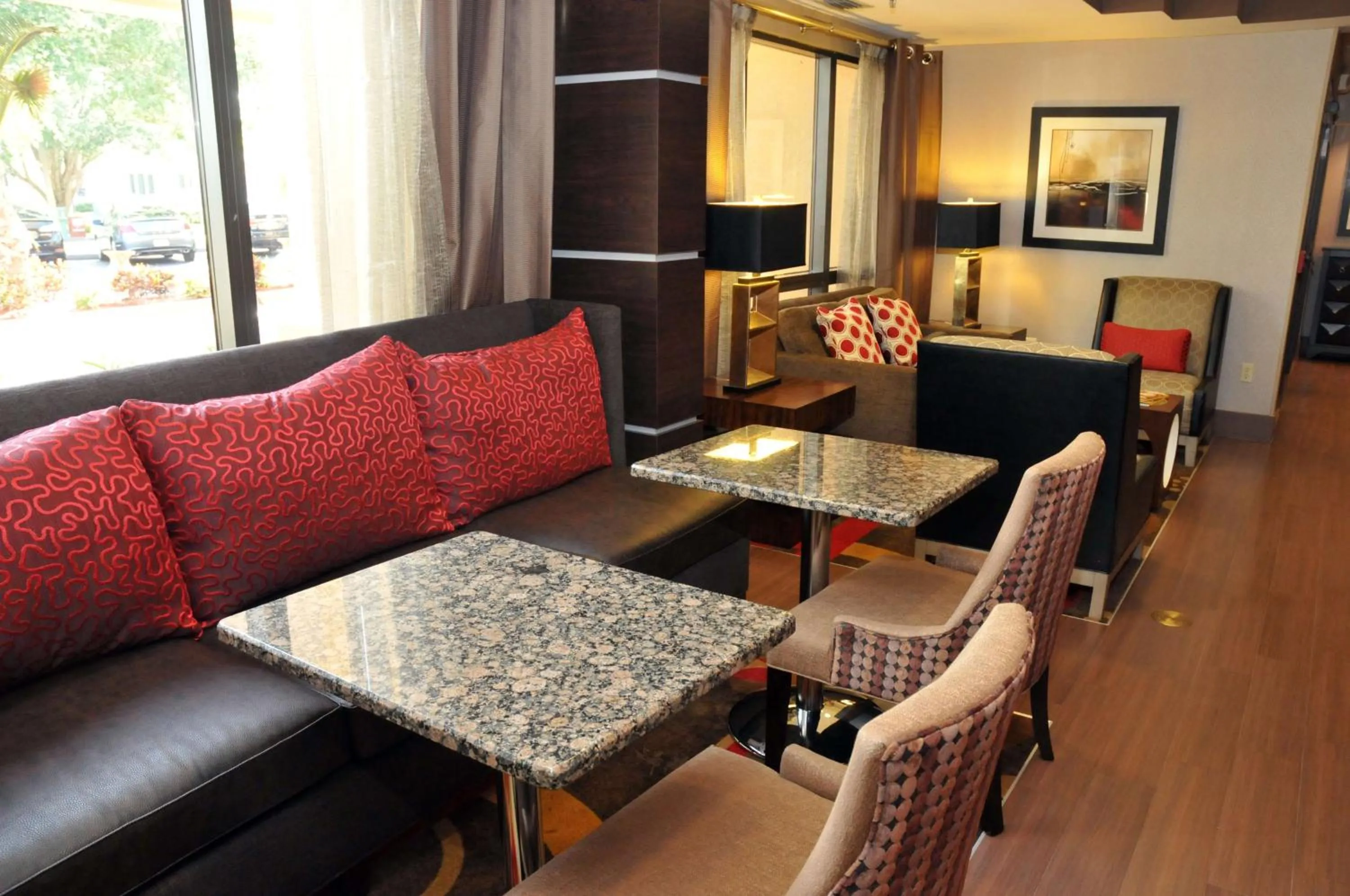 Restaurant/places to eat in Hampton Inn Fort Myers-Airport & I-75