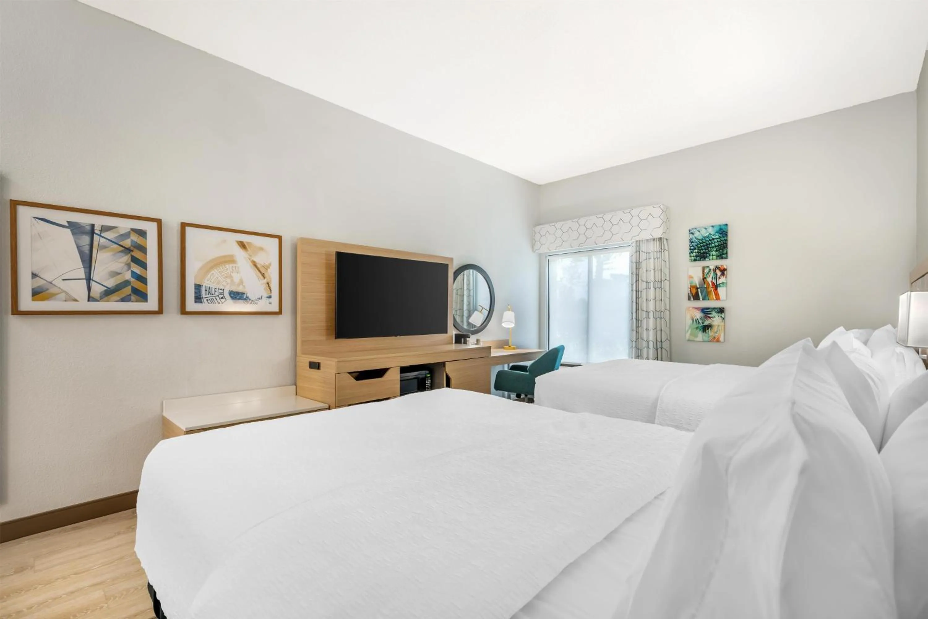 Bed in Hampton Inn Fort Myers-Airport & I-75