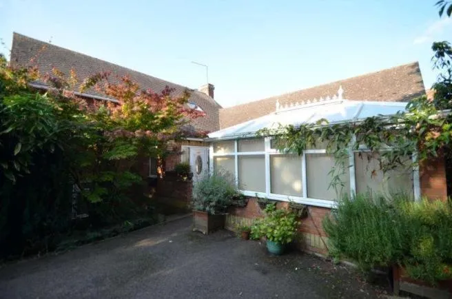 Property building in The Annex - Guest Gardens