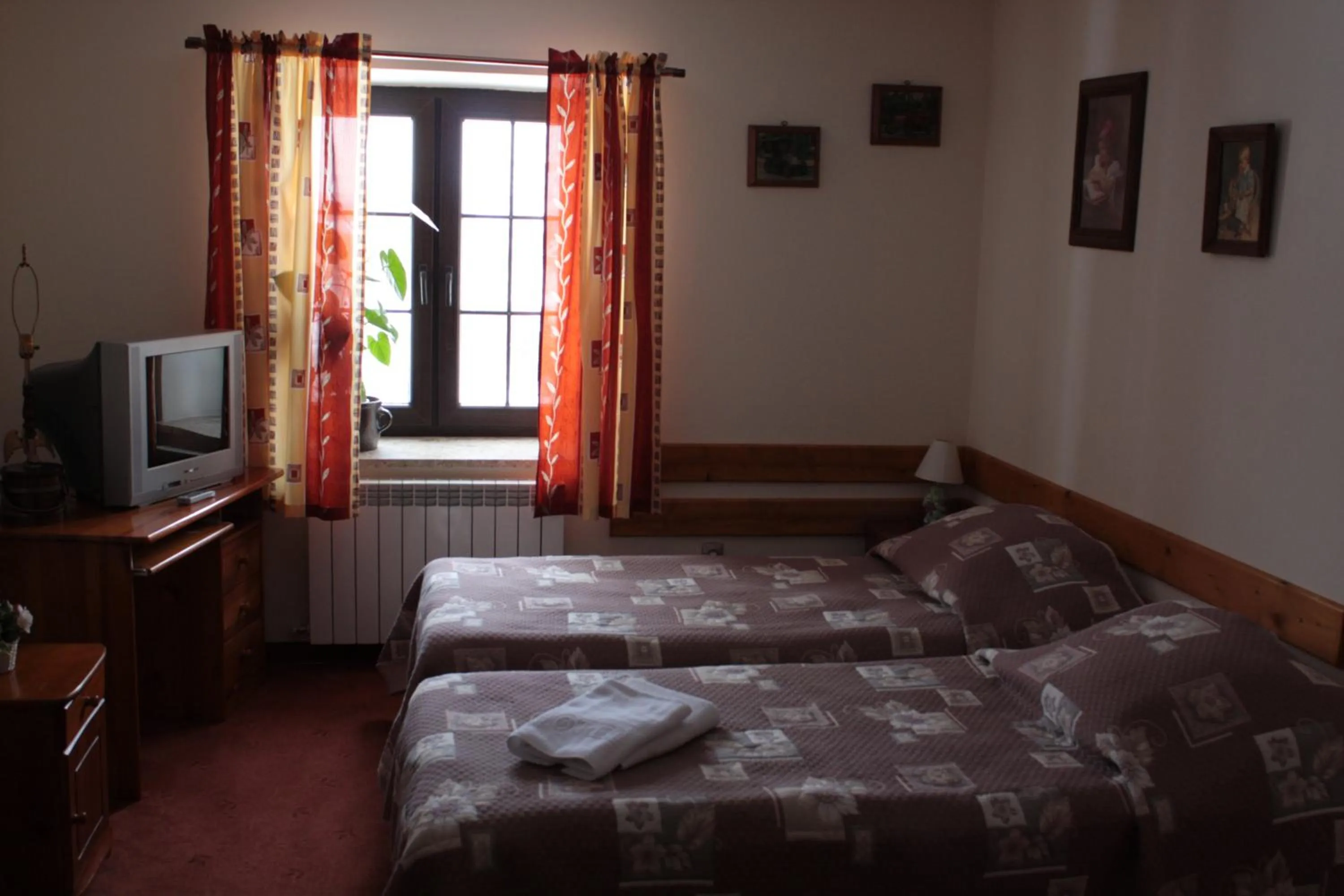 Photo of the whole room, Bed in Jaś Wędrowniczek