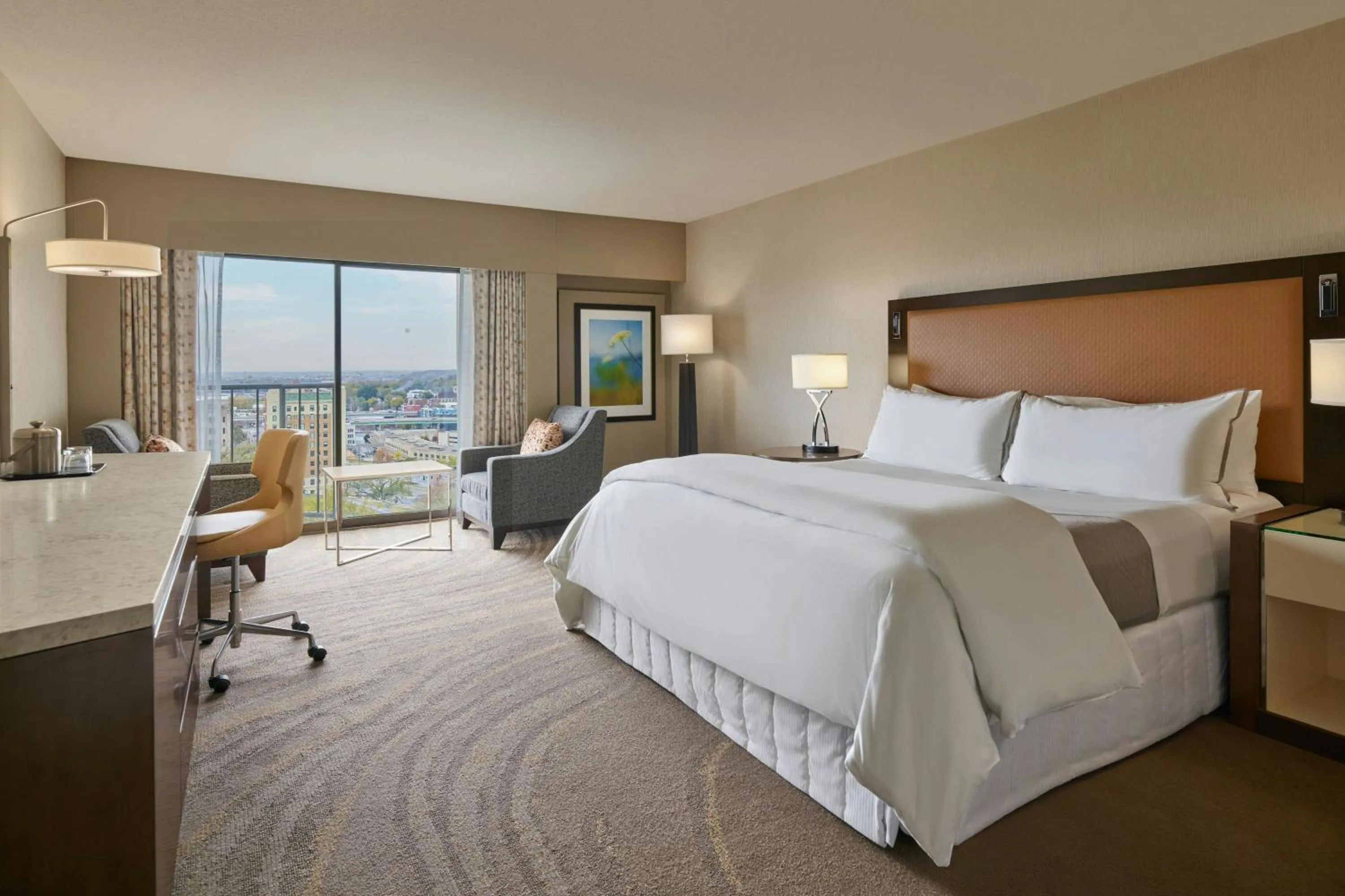 Photo of the whole room, Bed in The Westin Kansas City at Crown Center