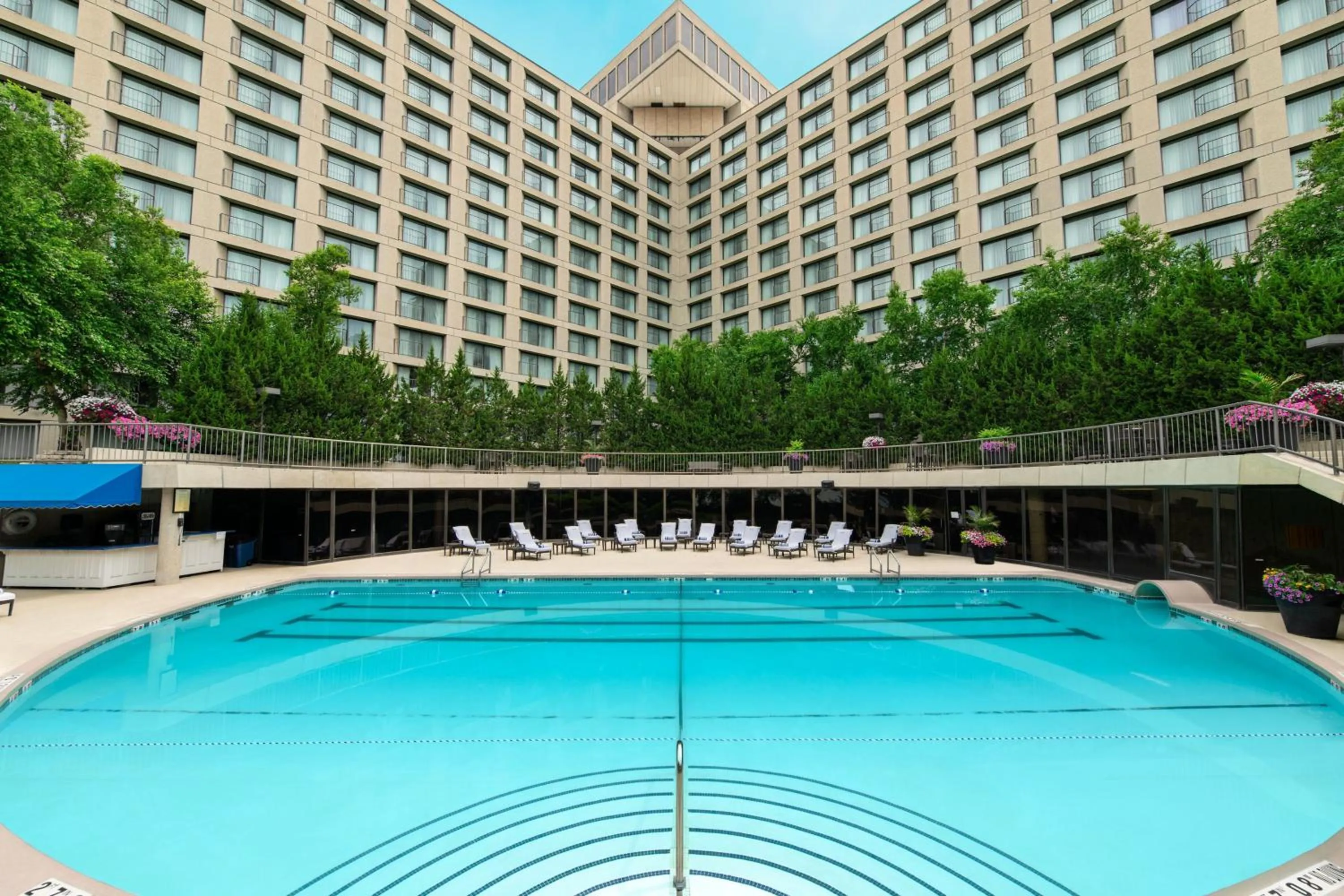Swimming pool in The Westin Kansas City at Crown Center