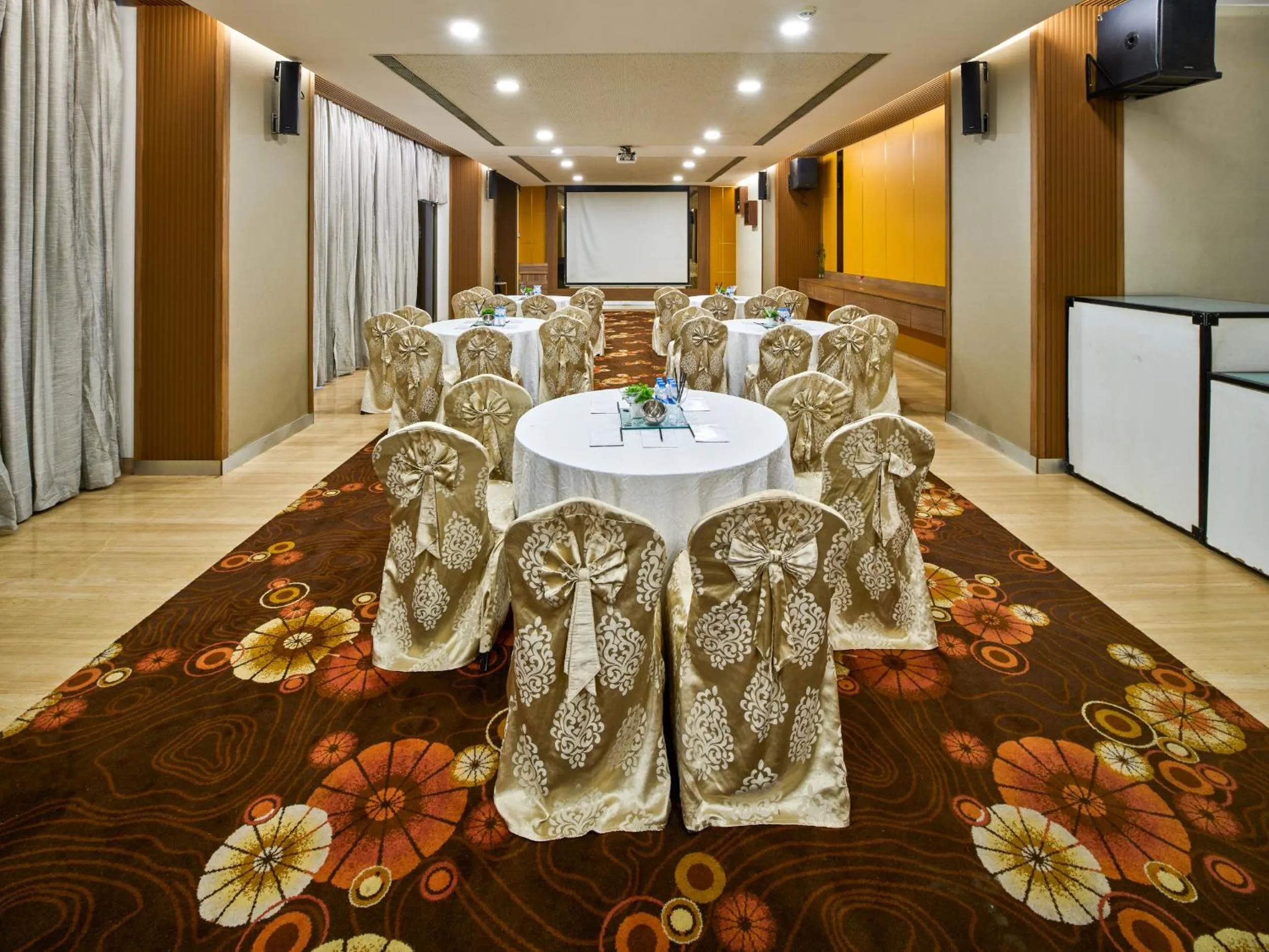 Banquet/Function facilities in Sayaji Pune