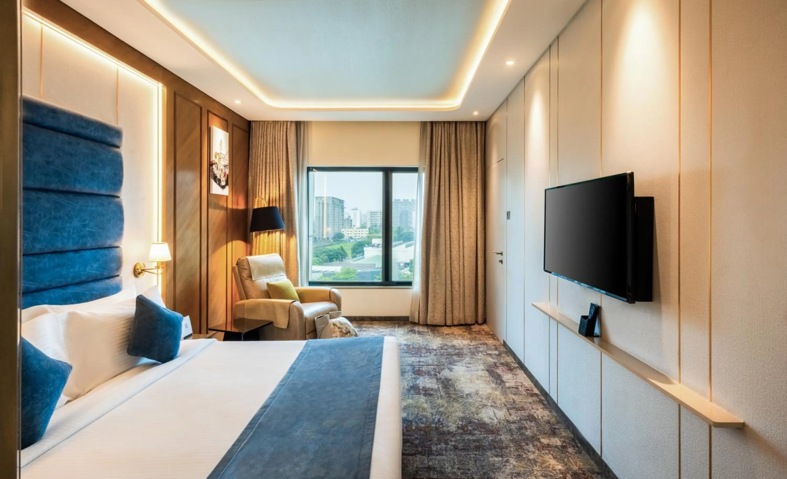 Bedroom, Bed in Sayaji Pune