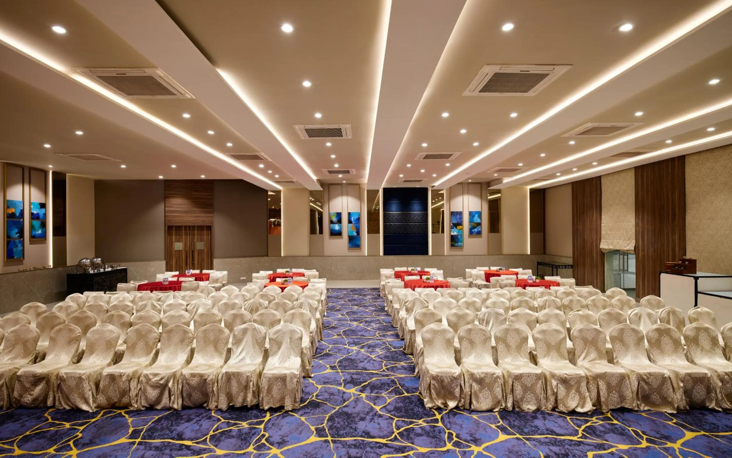 Banquet/Function facilities in Sayaji Pune
