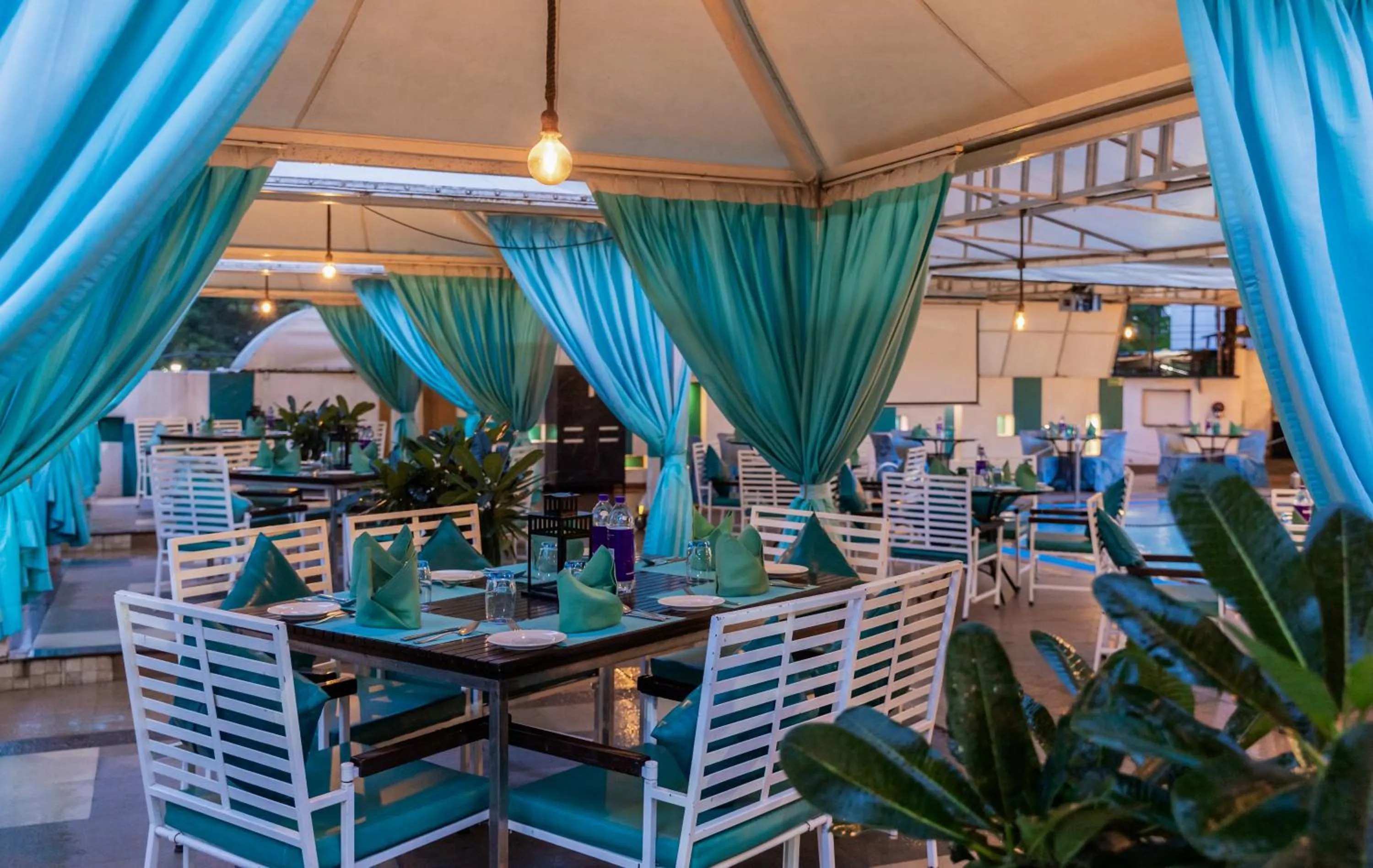 Restaurant/places to eat in Sayaji Pune