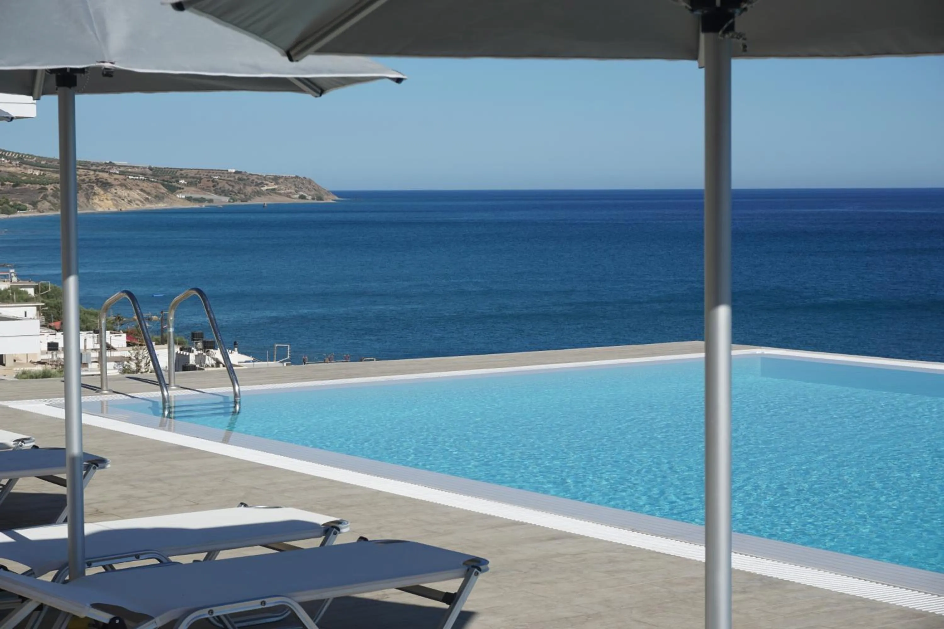 Swimming pool in Portela Suites Kastri