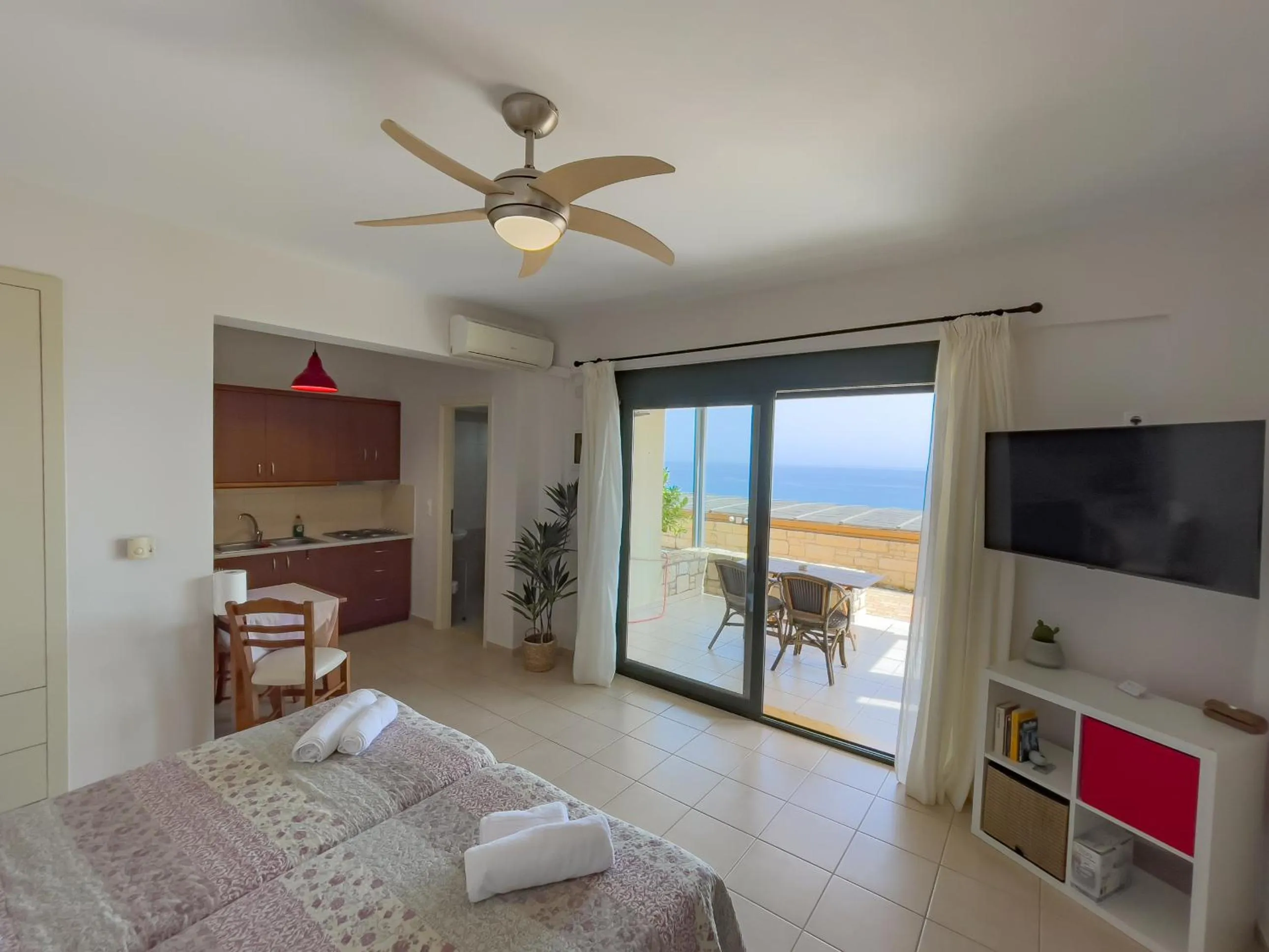 Photo of the whole room, Bed in Portela Suites Kastri