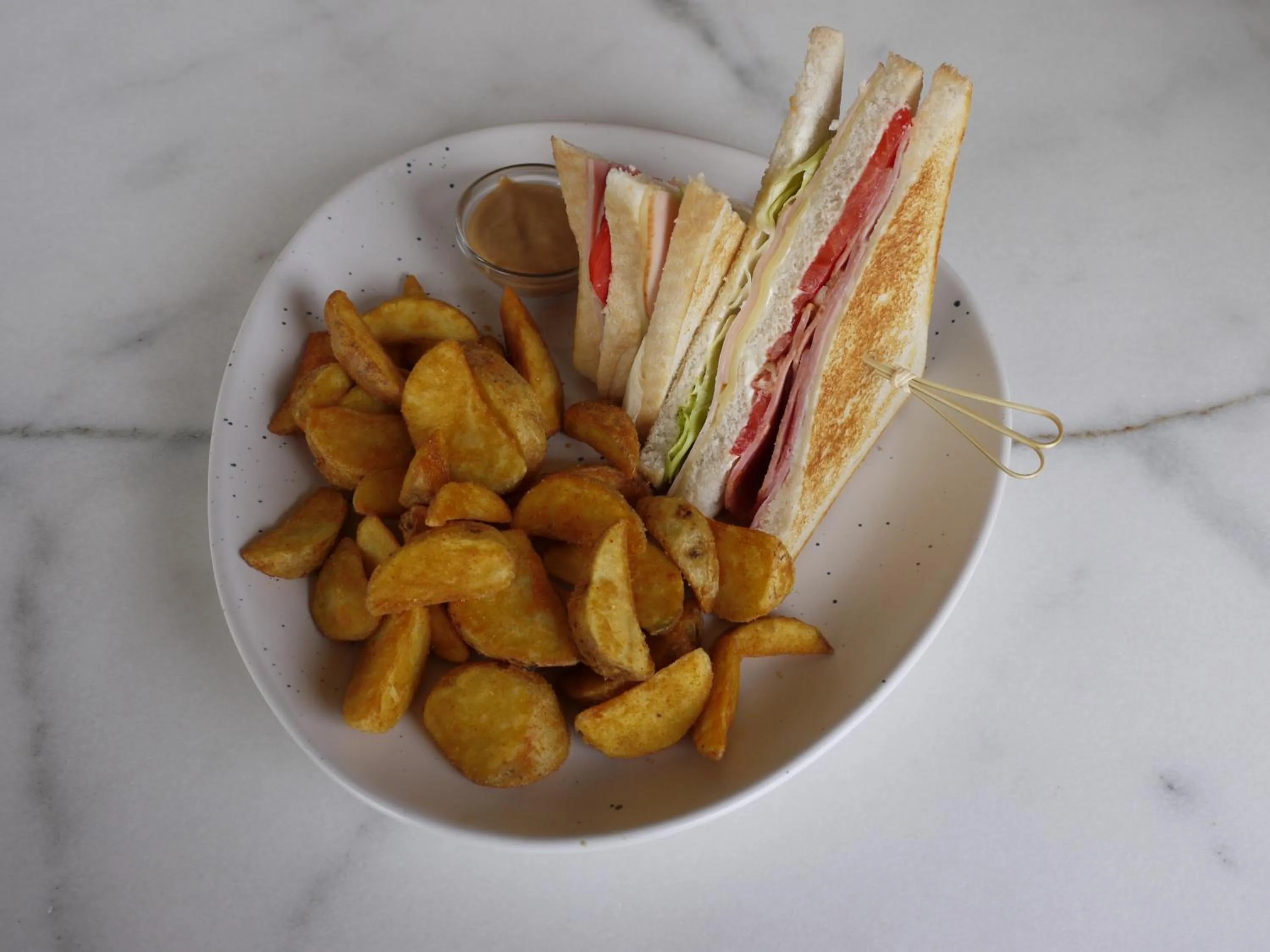 Restaurant/places to eat in Portela Suites Kastri