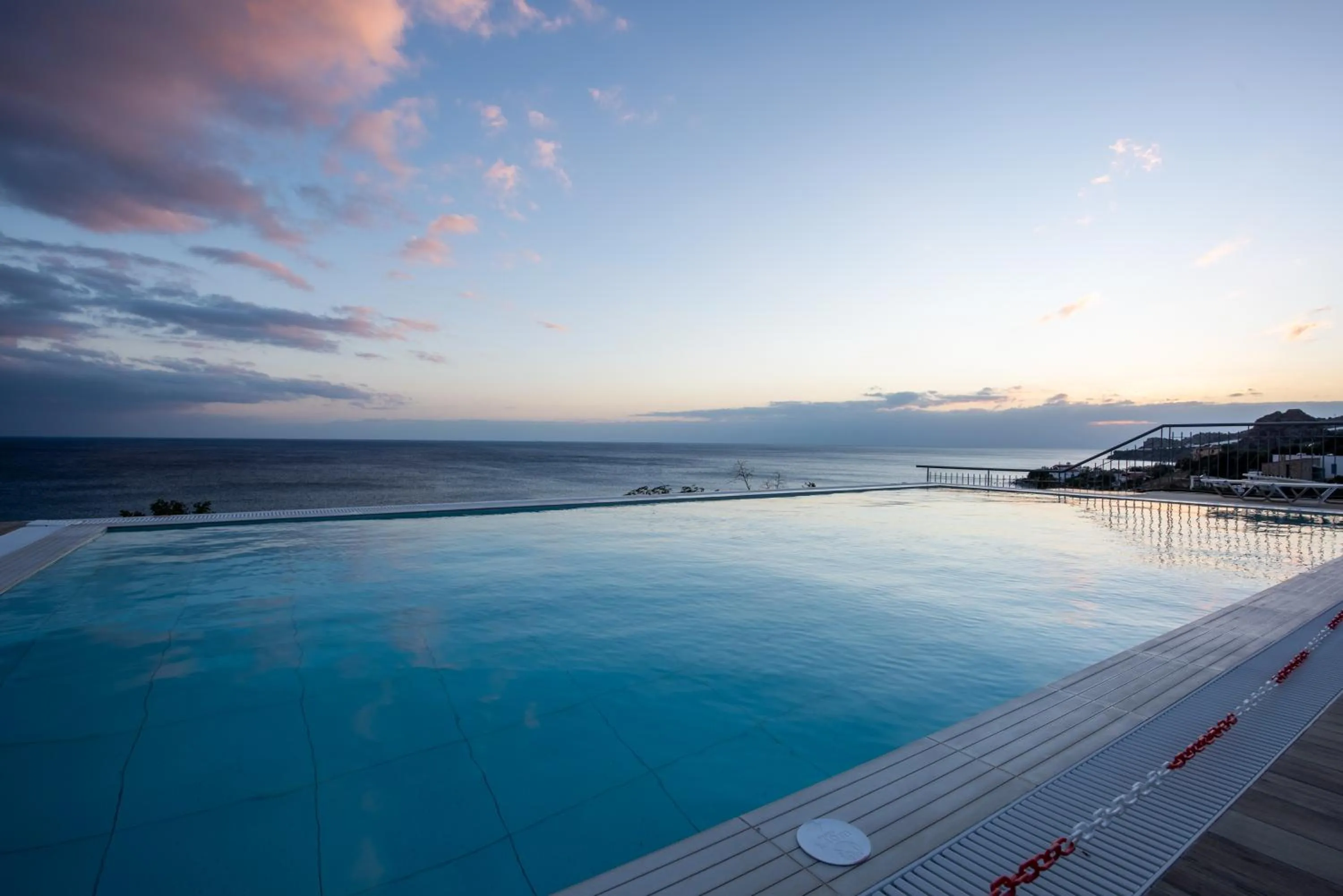 Swimming pool in Portela Suites Kastri