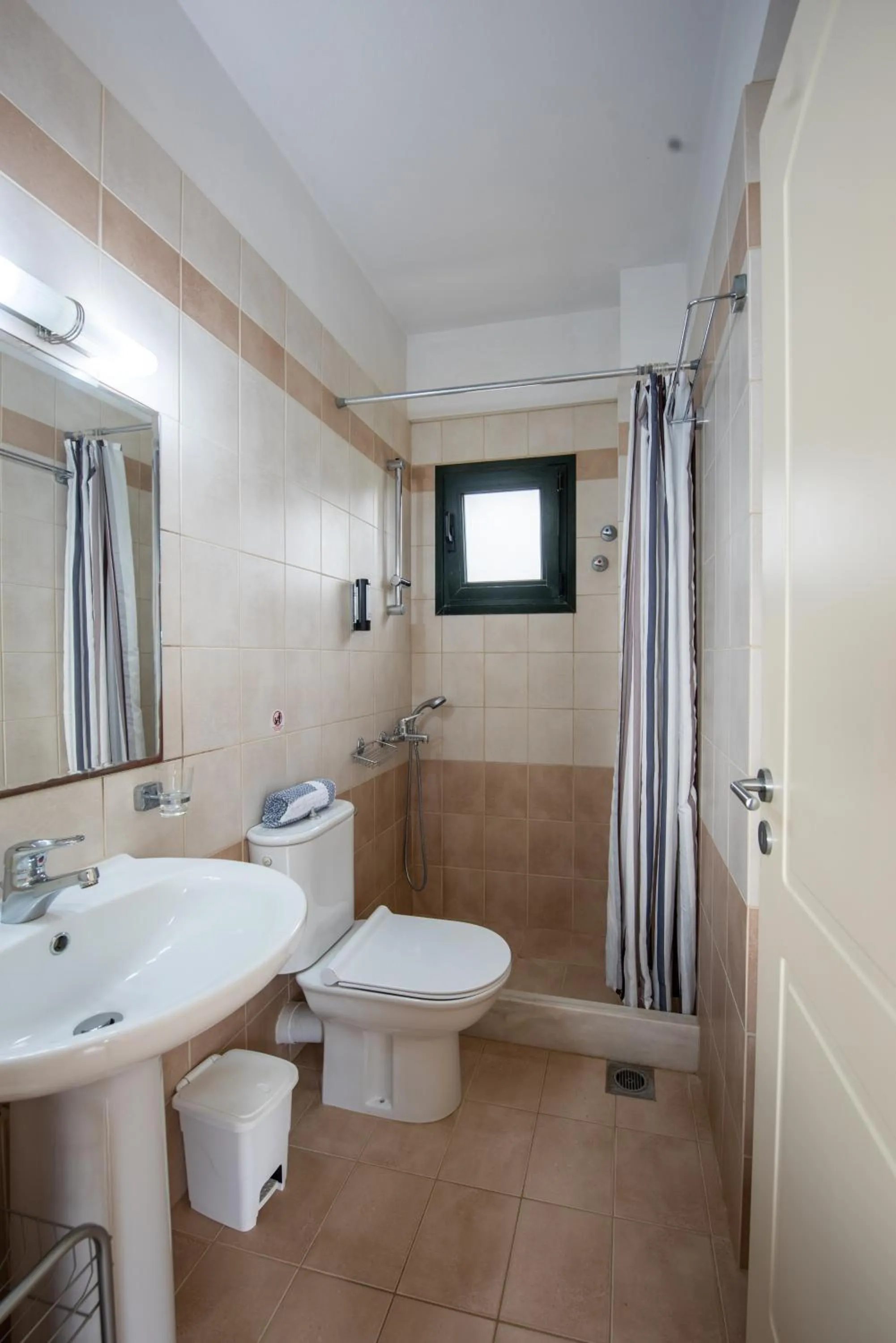 Shower in Portela Suites Kastri