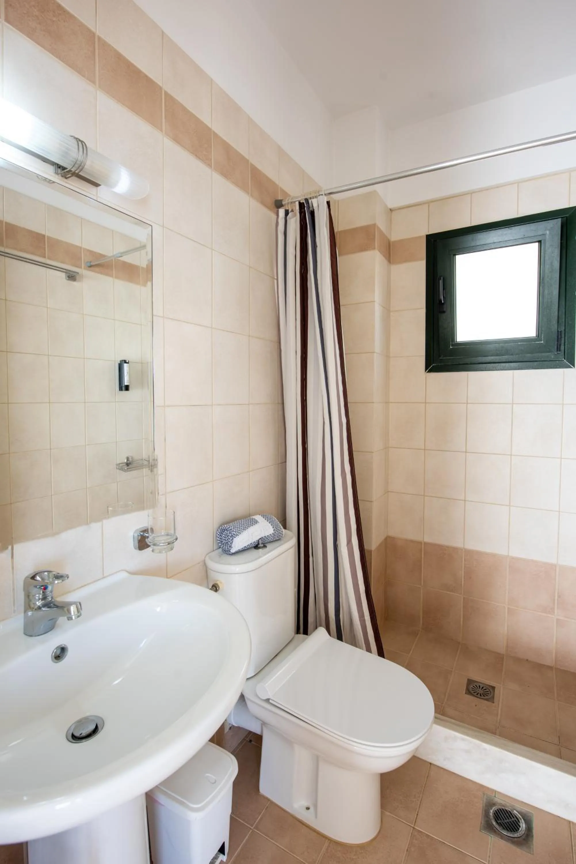 Toilet in Portela Suites Kastri