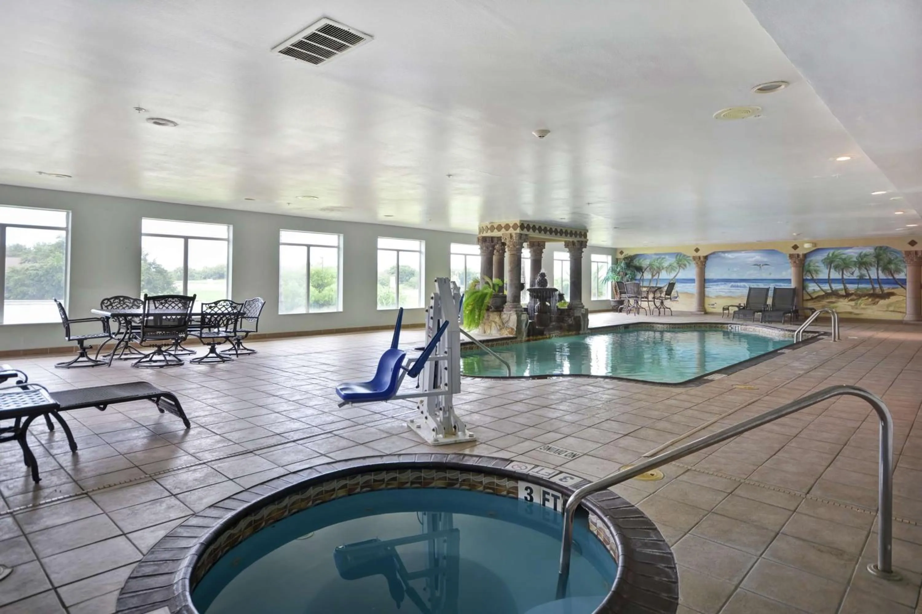 Pool view in Hampton Inn Corpus Christi - Northwest I-37