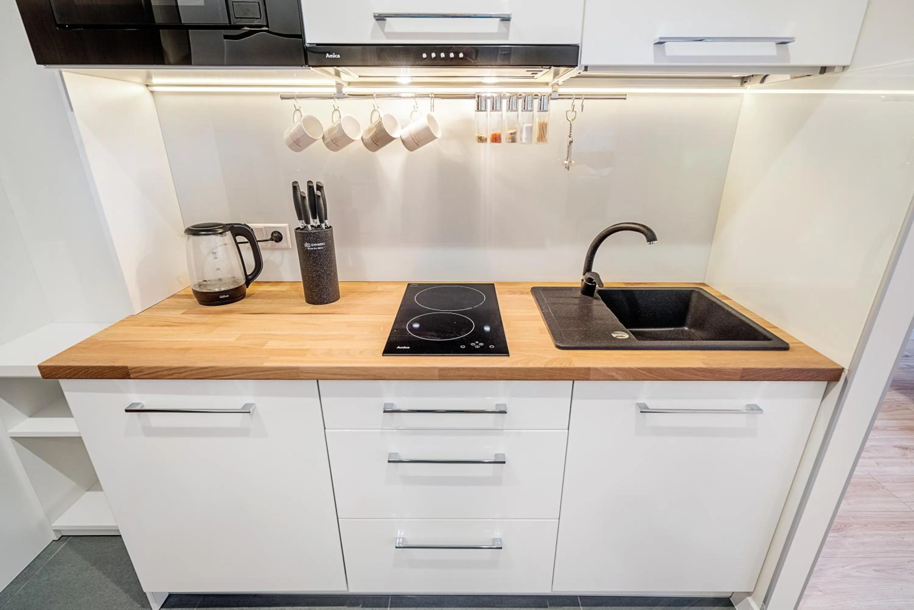 Coffee/tea facilities in Apartamenty City Center Cicha 8