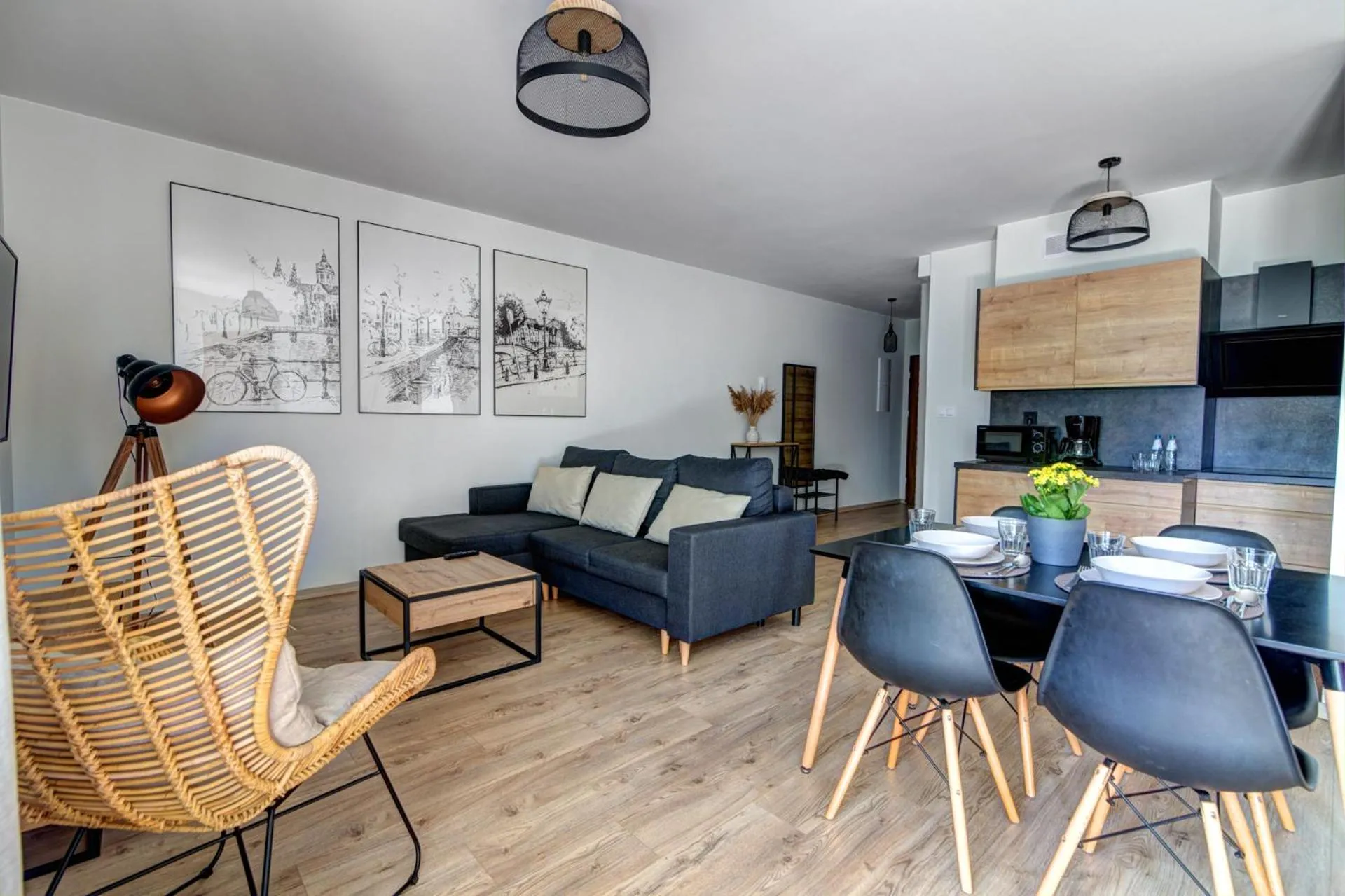 Kitchen or kitchenette in Apartamenty City Center Cicha 8