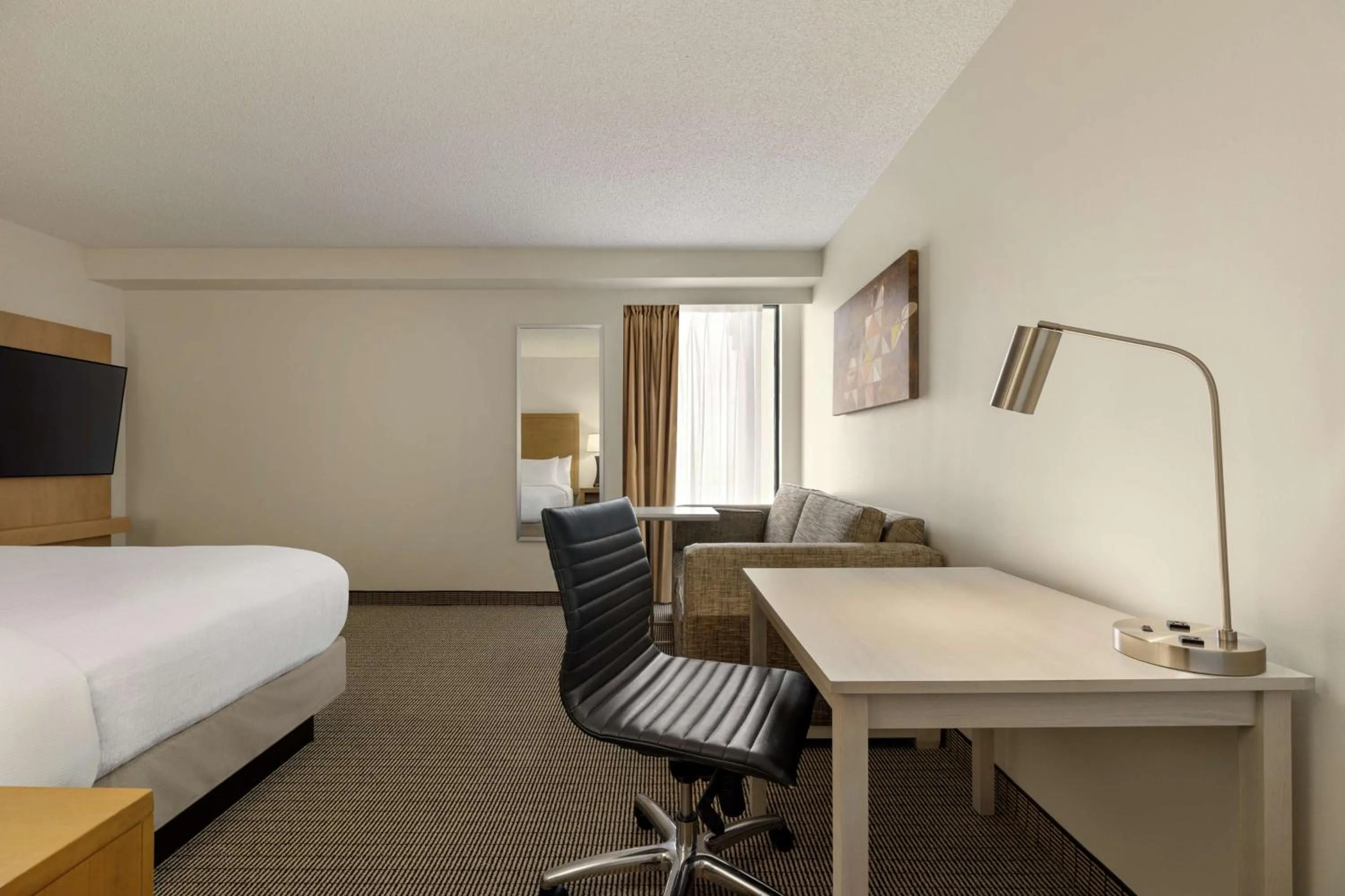 Bedroom, Bed in Embassy Suites by Hilton Denver International Airport
